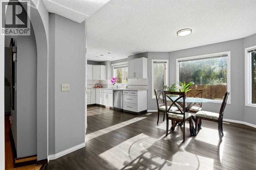 175 Shannon Circle SW, Calgary, Alberta  T2Y 2L1 - Photo 5 - A2326498