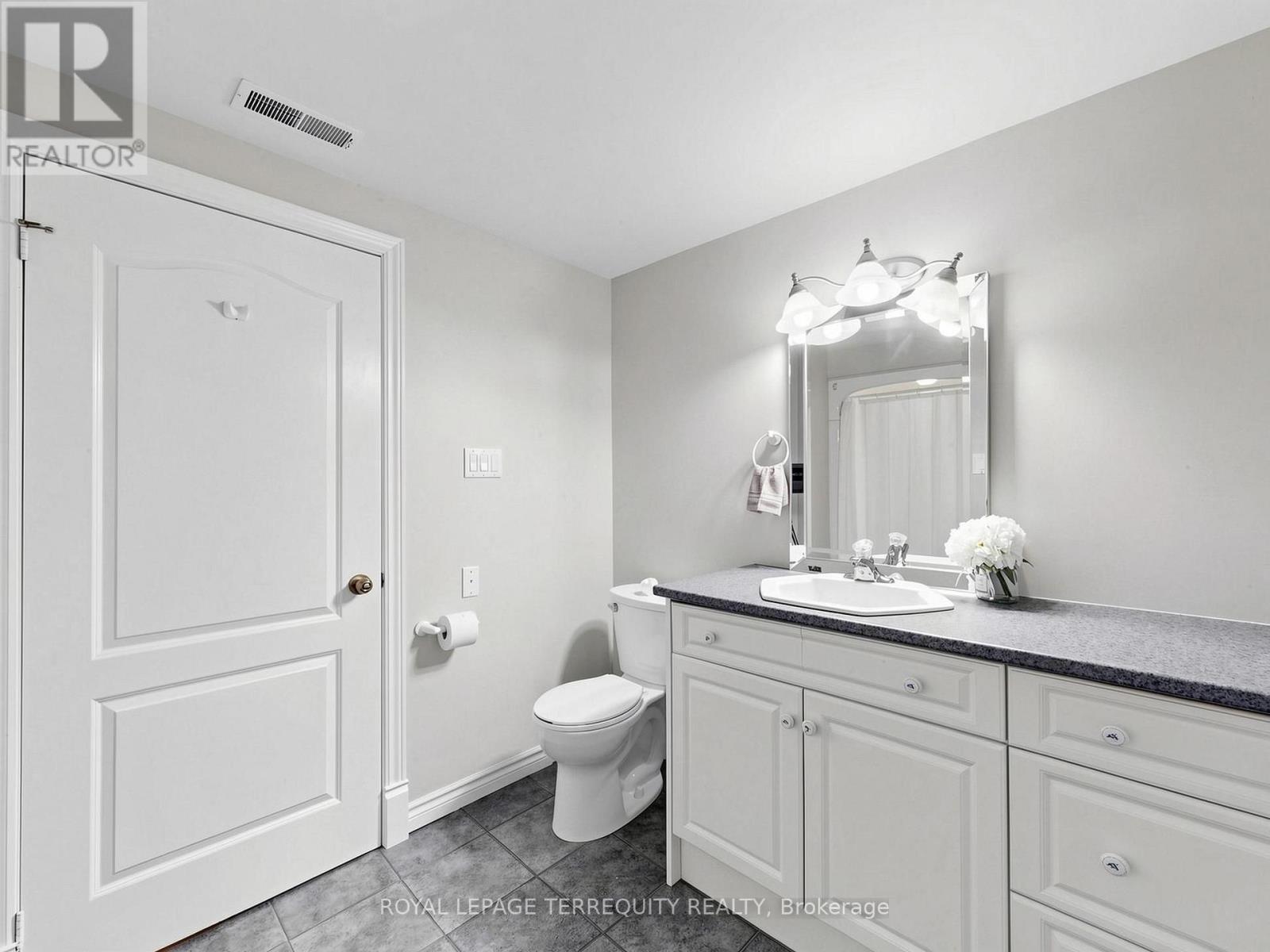 19 Johnson Crescent, Halton Hills, Ontario  L7G 6C9 - Photo 40 - W13656630