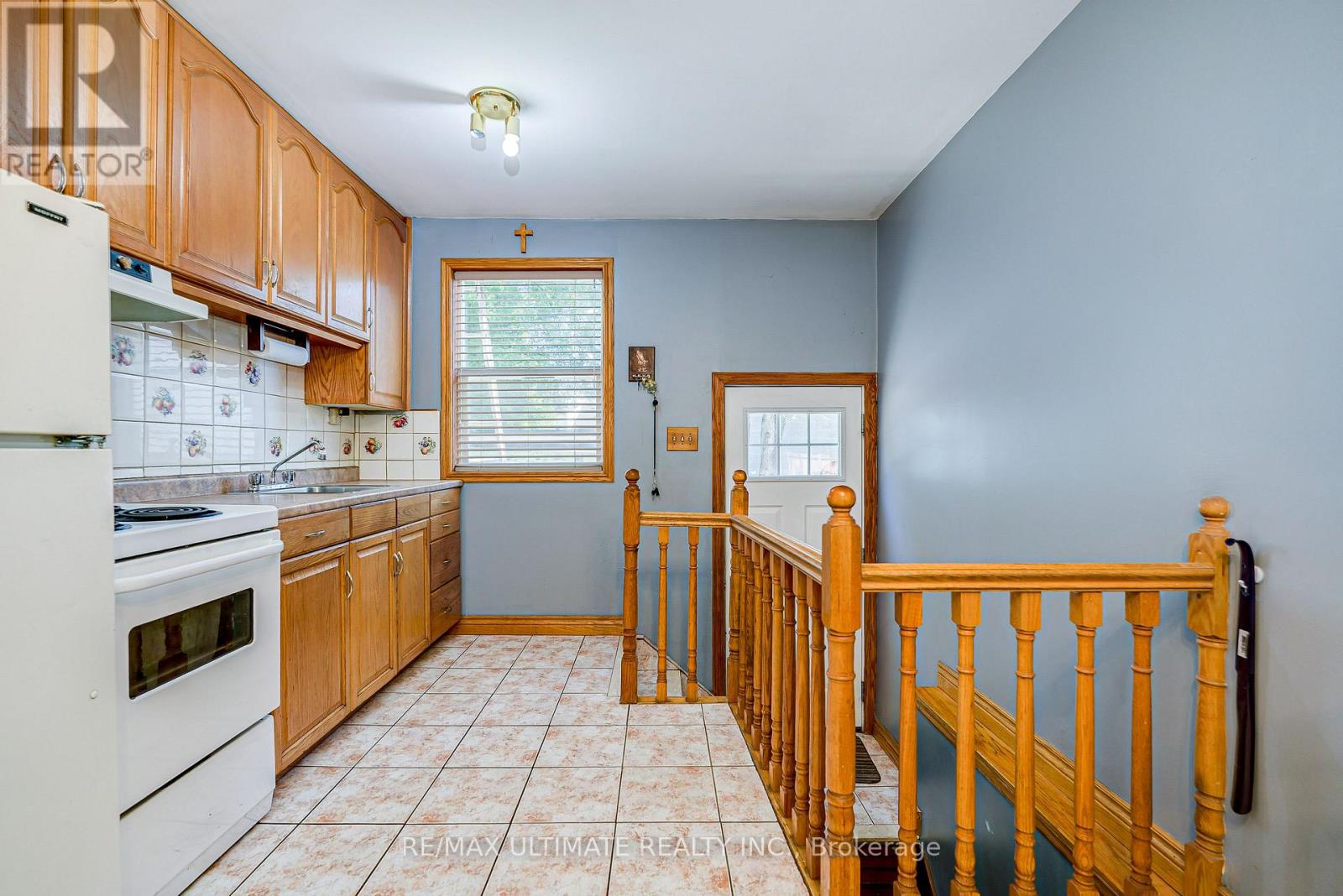 632 Trethewey Drive, Toronto, Ontario  M6M 4C3 - Photo 11 - W13668130