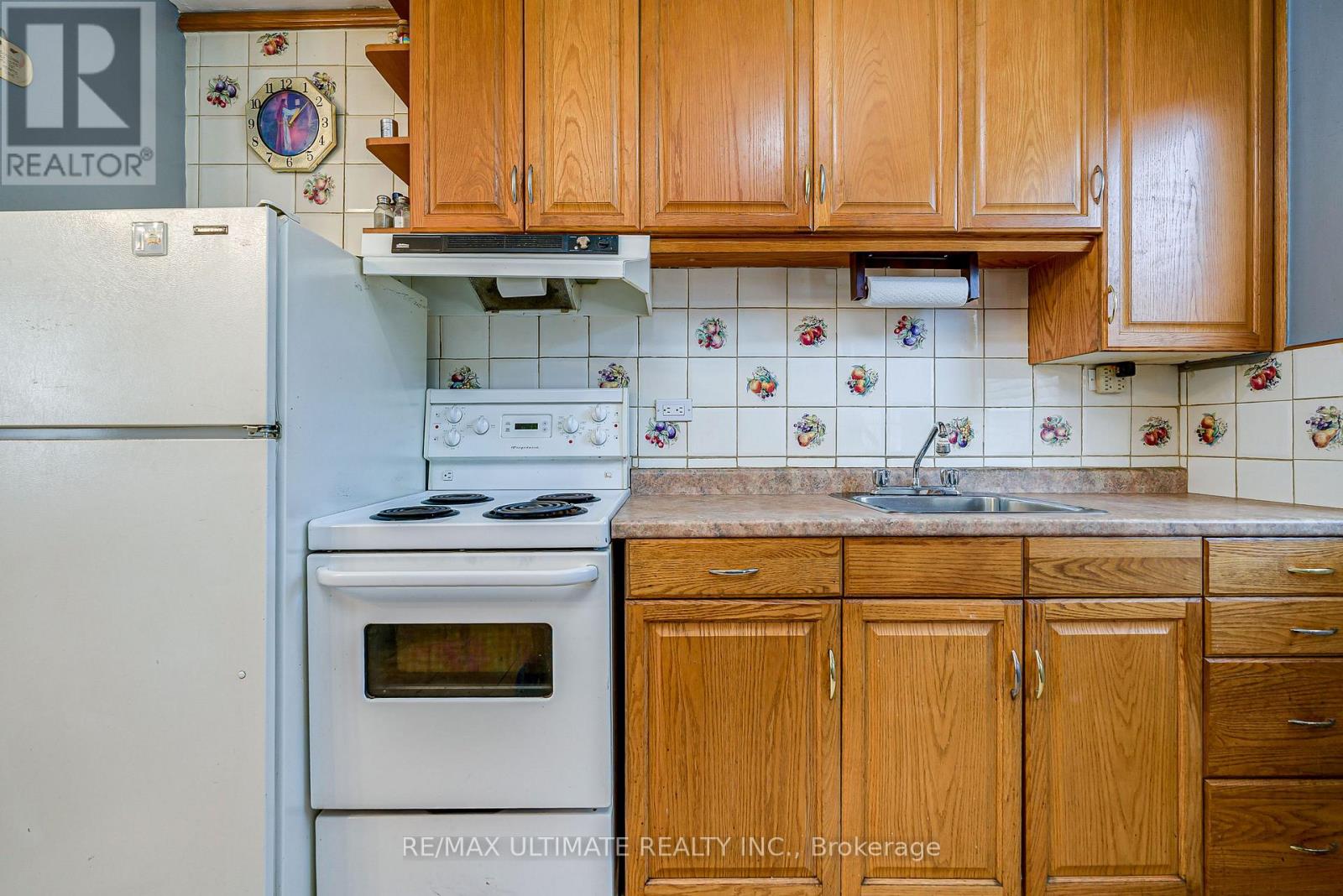 632 Trethewey Drive, Toronto, Ontario  M6M 4C3 - Photo 13 - W13668130