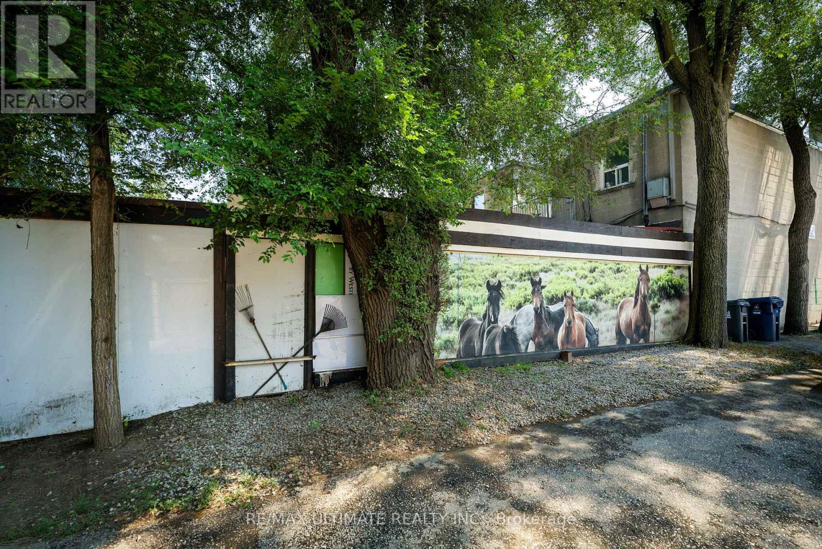 632 Trethewey Drive, Toronto, Ontario  M6M 4C3 - Photo 41 - W13668130