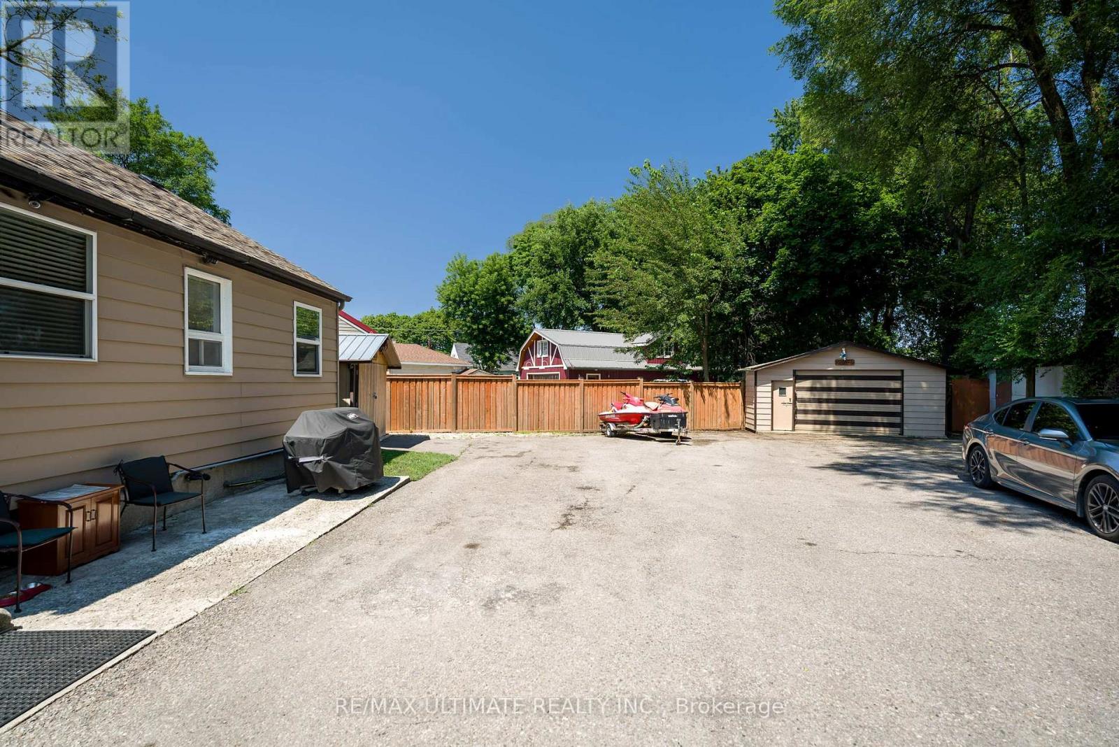 632 Trethewey Drive, Toronto, Ontario  M6M 4C3 - Photo 38 - W13668130