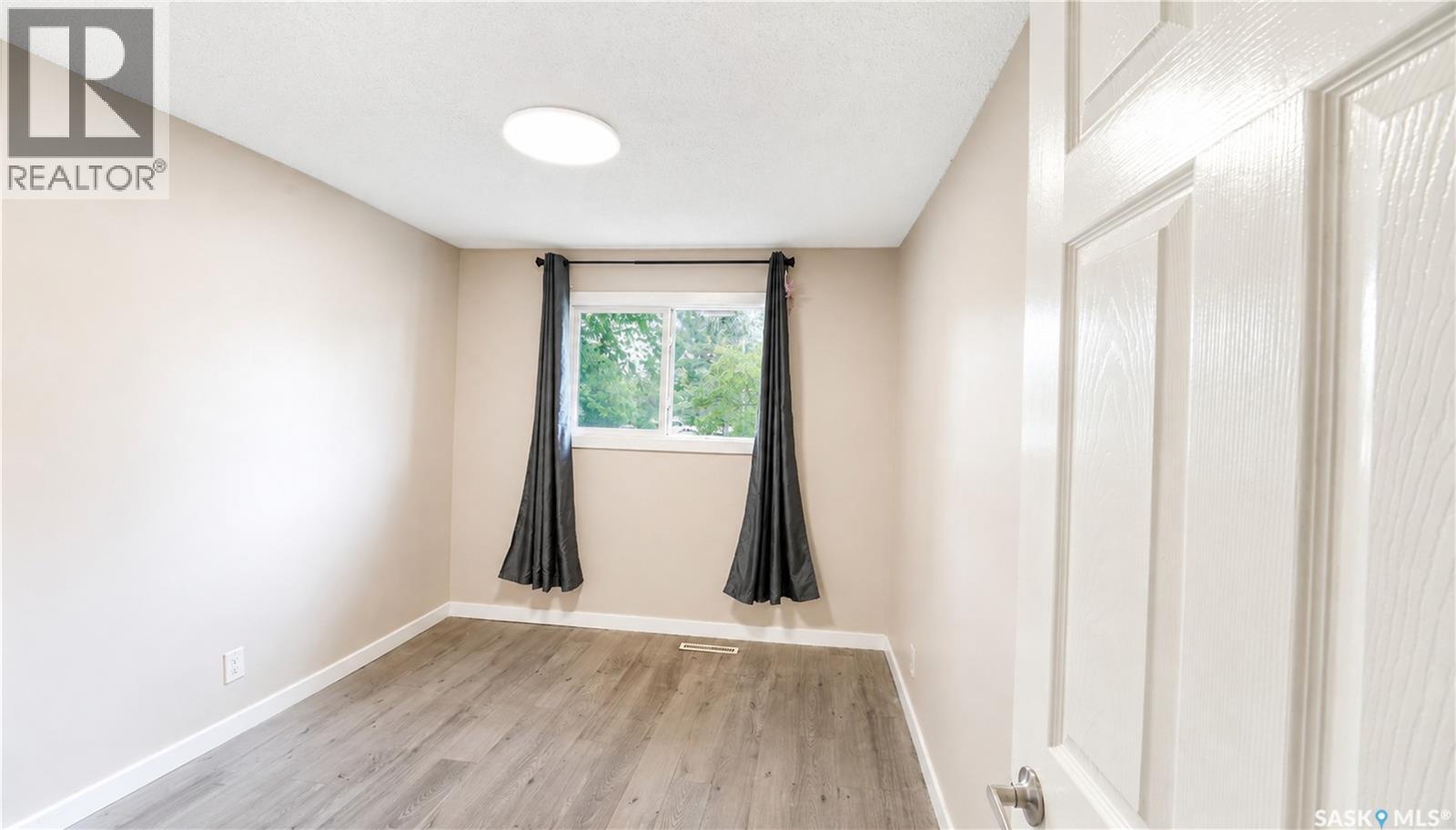2638 Eastview, Saskatoon, Saskatchewan  S7J 3G8 - Photo 10 - SK045707
