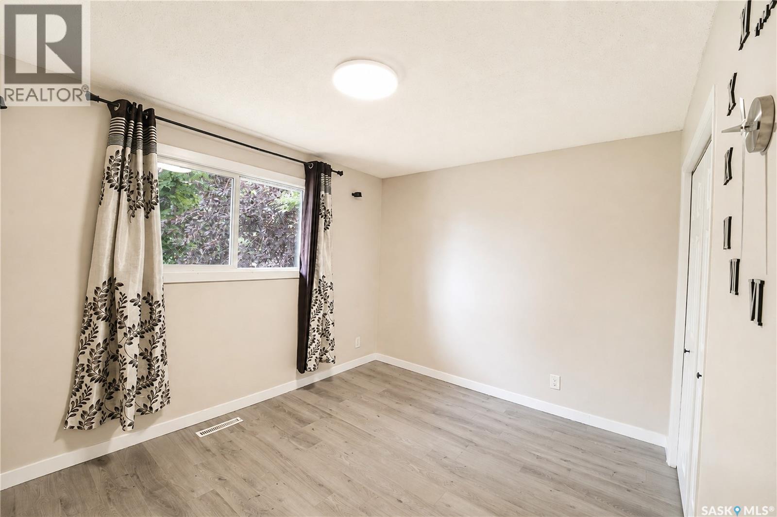 2638 Eastview, Saskatoon, Saskatchewan  S7J 3G8 - Photo 14 - SK045707