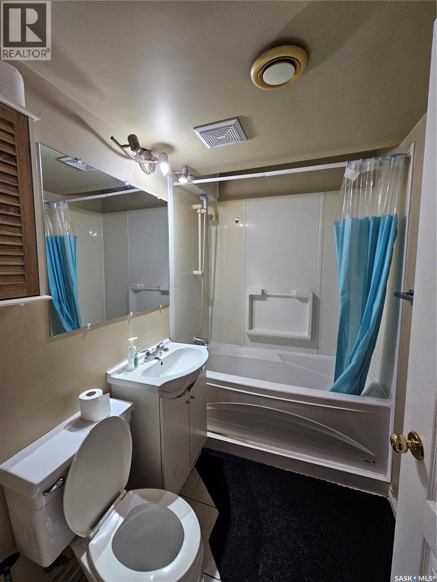 2638 Eastview, Saskatoon, Saskatchewan  S7J 3G8 - Photo 24 - SK045707