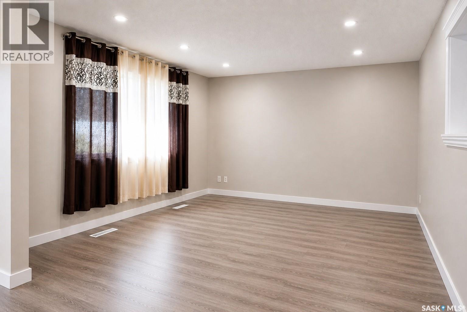 2638 Eastview, Saskatoon, Saskatchewan  S7J 3G8 - Photo 8 - SK045707