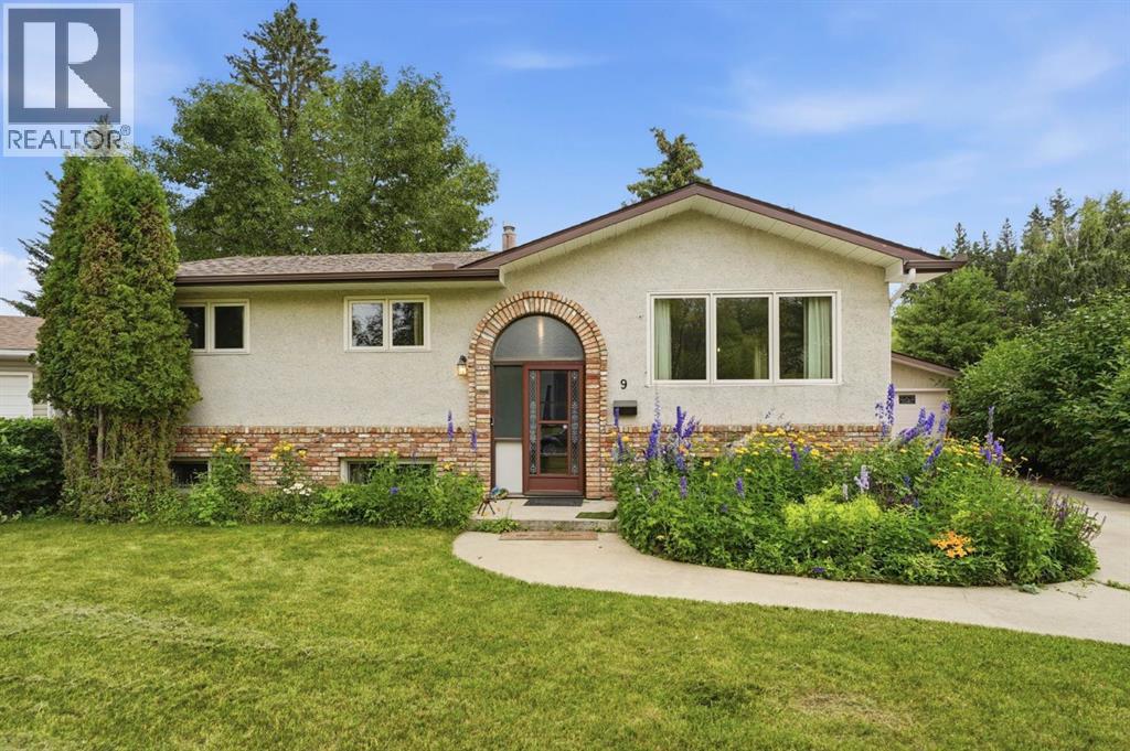 9 Stirling Close, Red Deer, Alberta  T4N 0A8 - Photo 1 - A2330520