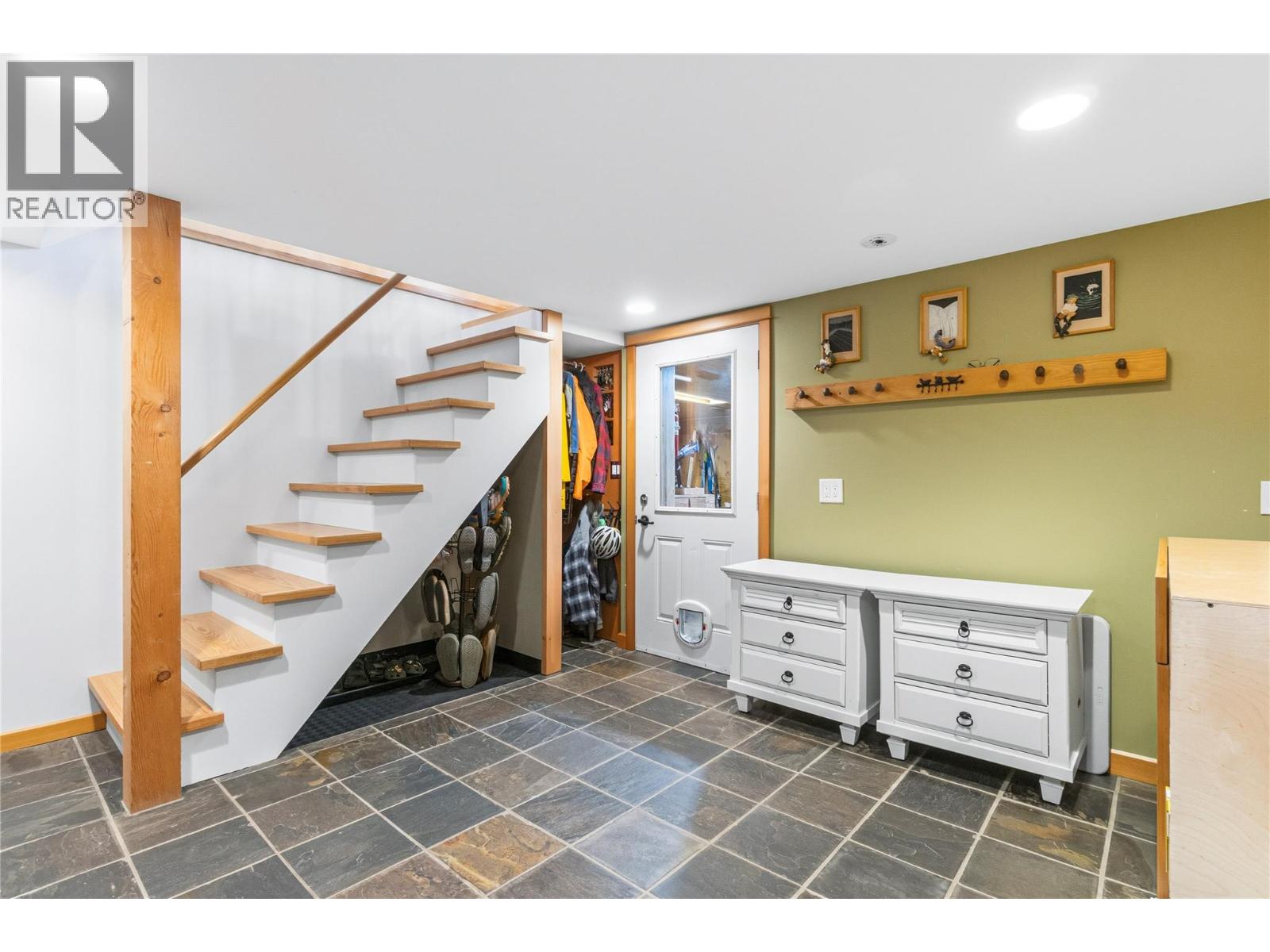 1710 11 Avenue NE, Salmon Arm, British Columbia  V1E 2T4 - Photo 38 - 10397427