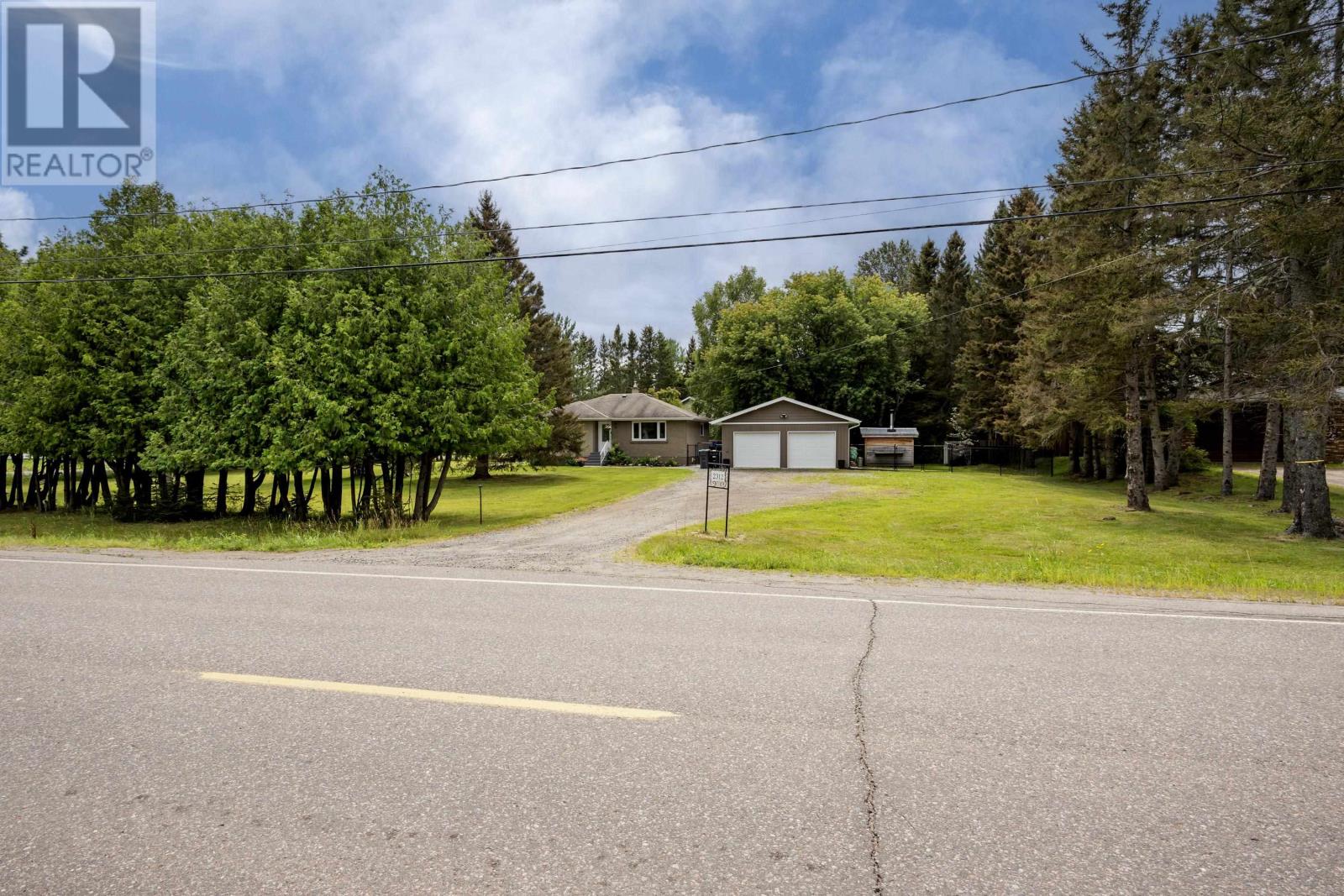 2312 Rosslyn Undefined, Thunder Bay, Ontario  P7K 1G7 - Photo 2 - TB2602337