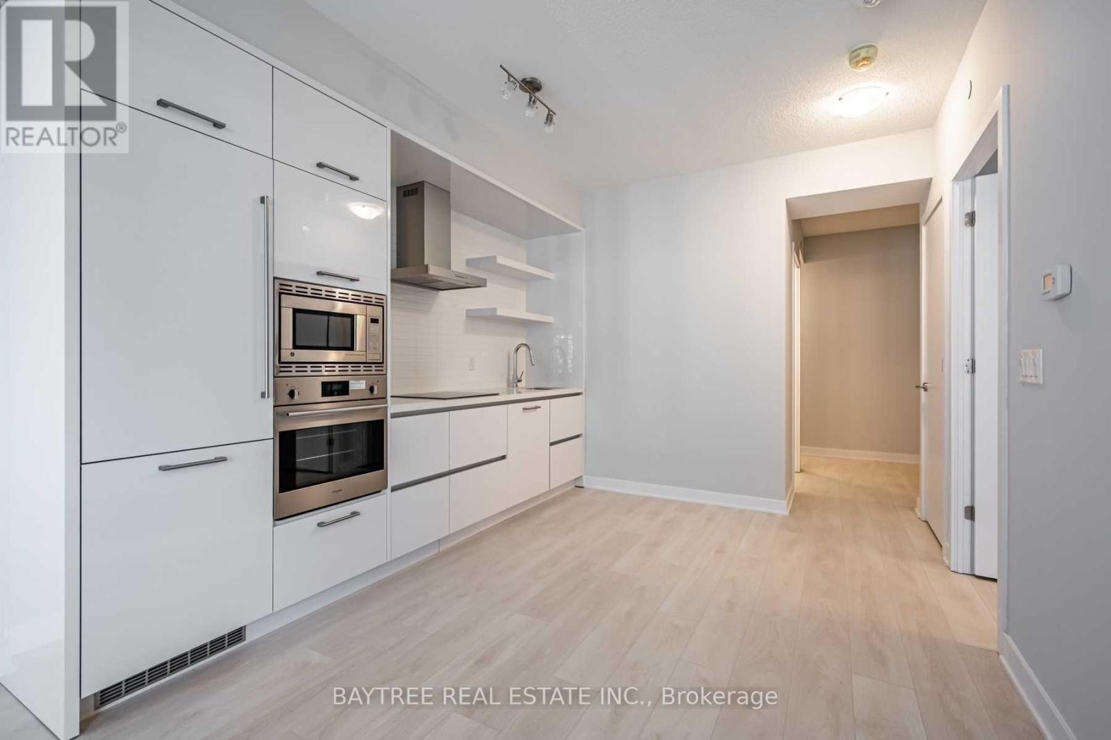 310 - 2221 Yonge Street, Toronto, Ontario  M4S 2B4 - Photo 2 - C13679344