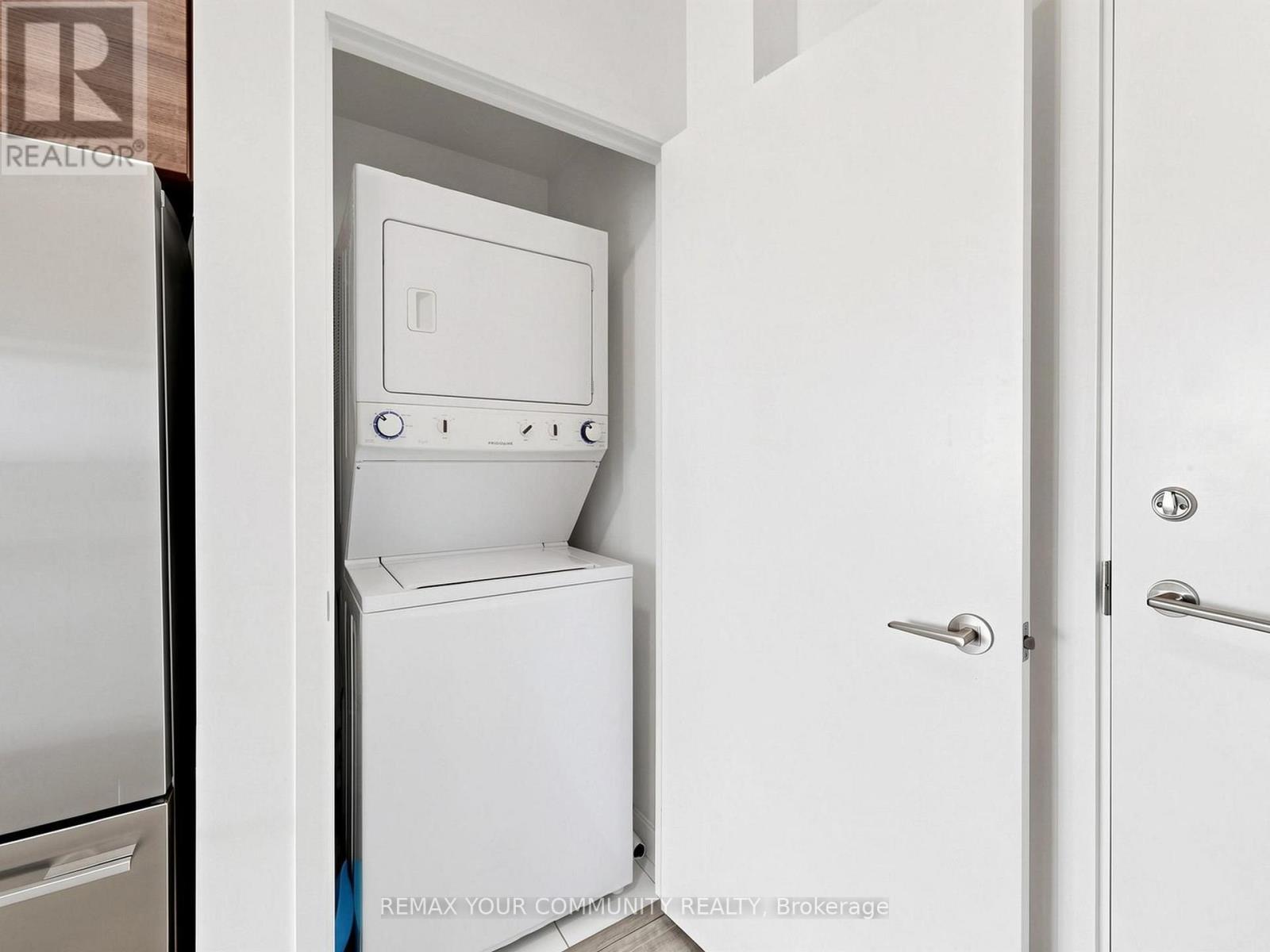 3302 - 121 Mcmahon Drive, Toronto, Ontario  M2K 0C1 - Photo 6 - C13679380