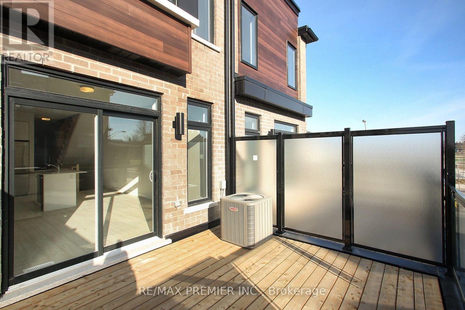128 Brockley Drive, Toronto, Ontario  M1P 0G3 - Photo 2 - E13679346
