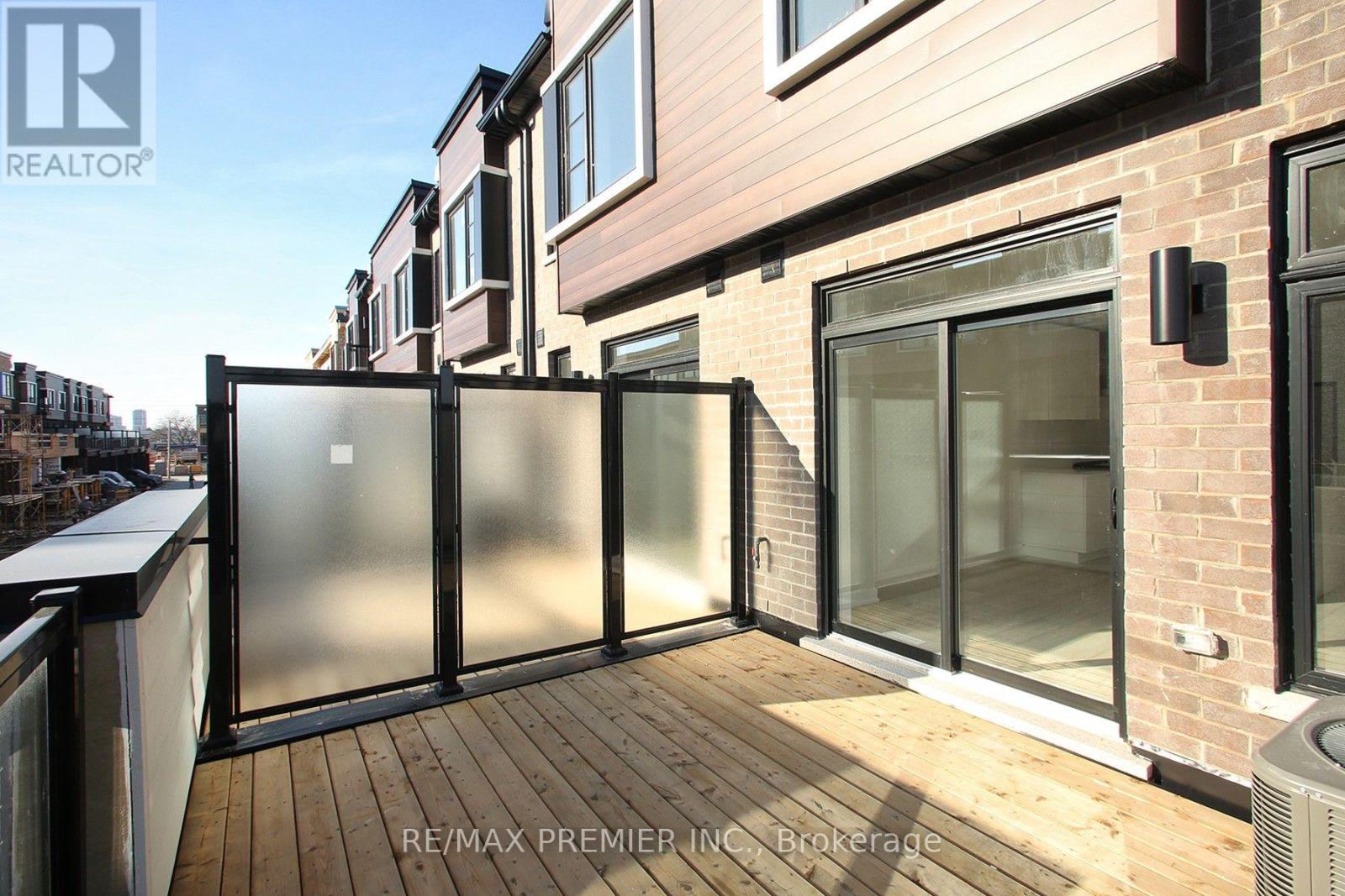 128 Brockley Drive, Toronto, Ontario  M1P 0G3 - Photo 3 - E13679346