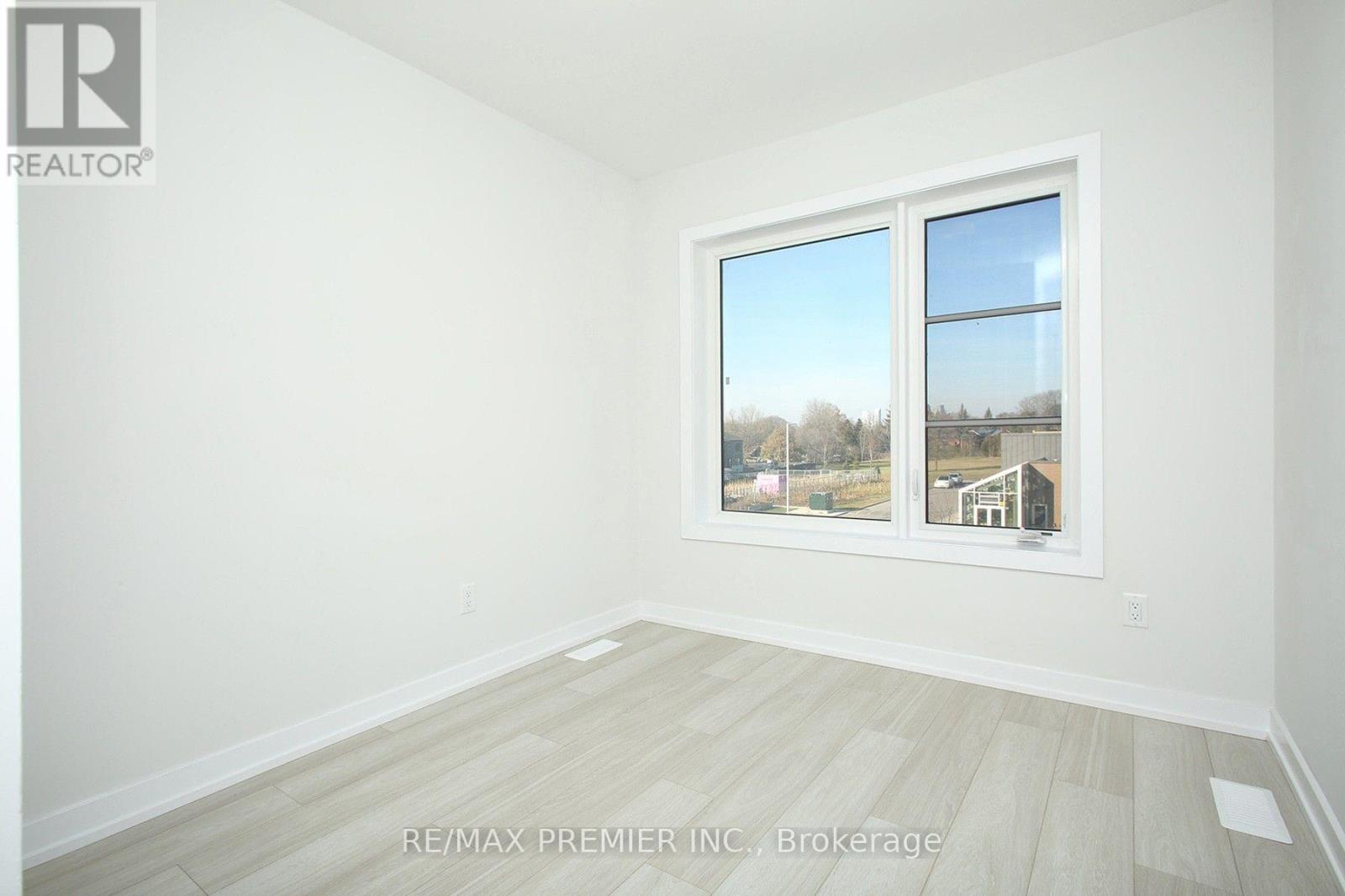 128 Brockley Drive, Toronto, Ontario  M1P 0G3 - Photo 7 - E13679346