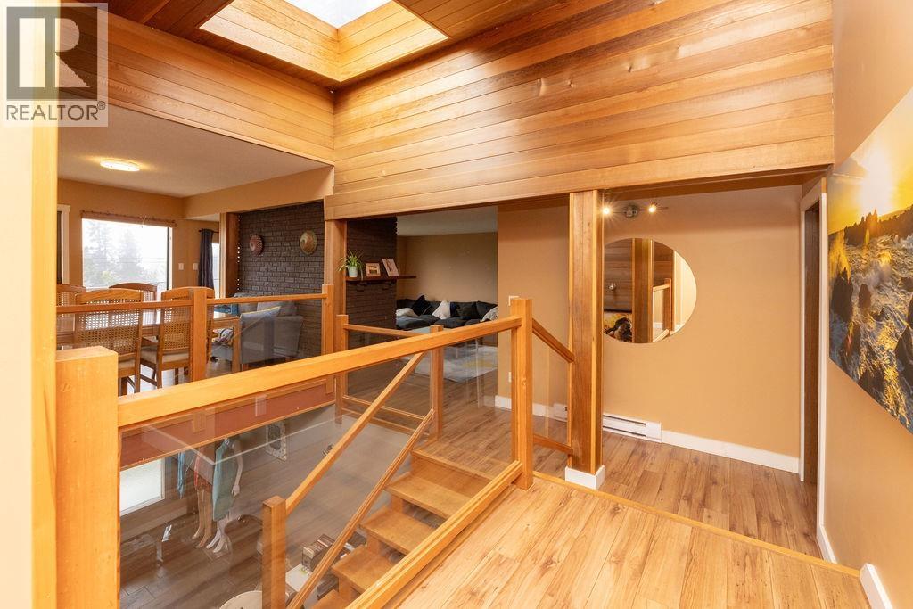 4934 Geer Road, Sechelt, British Columbia  V0N 3A2 - Photo 7 - R3156098