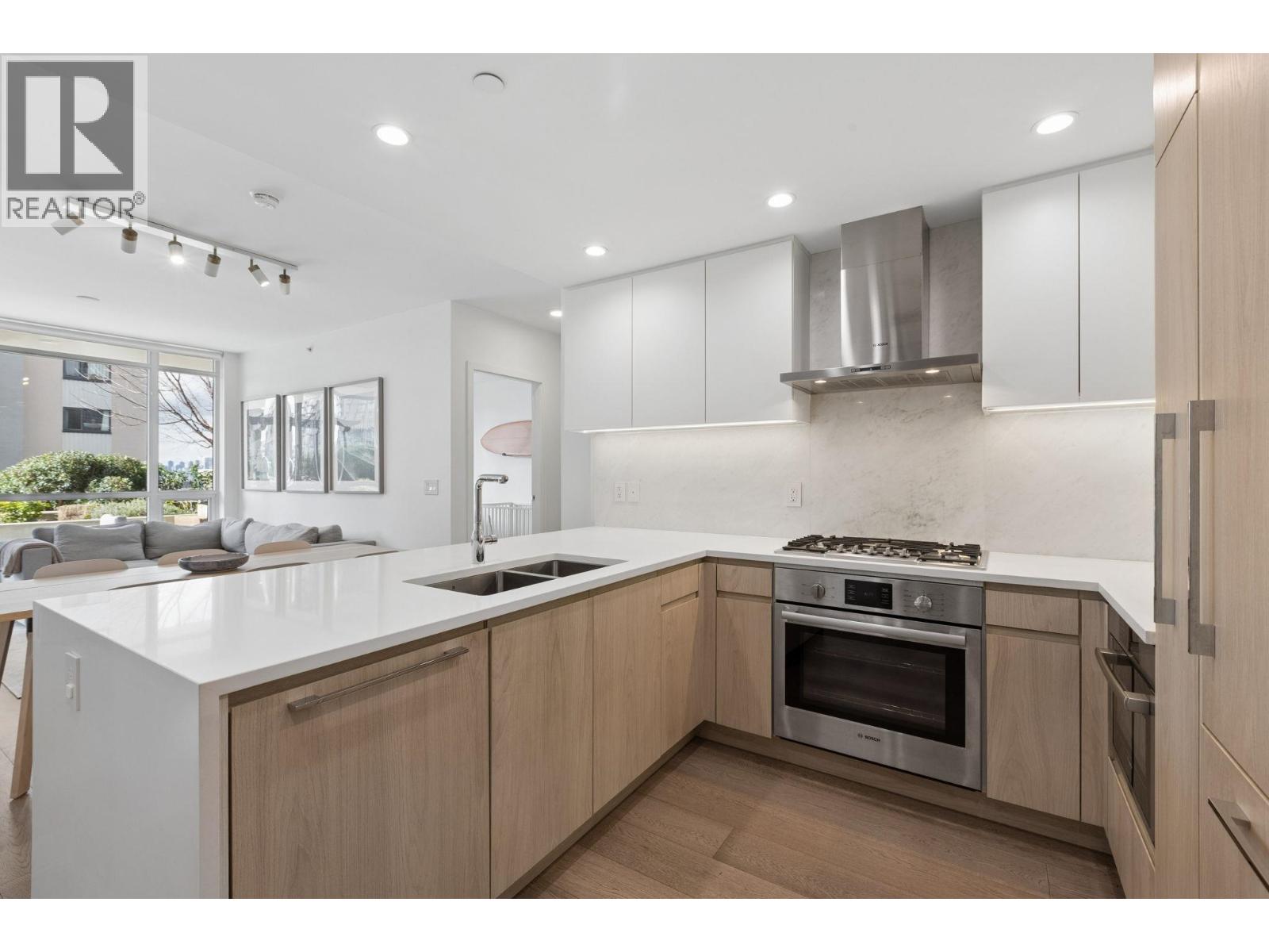 208 177 3rd Street, North Vancouver, British Columbia  V7M 0G5 - Photo 10 - R3156100