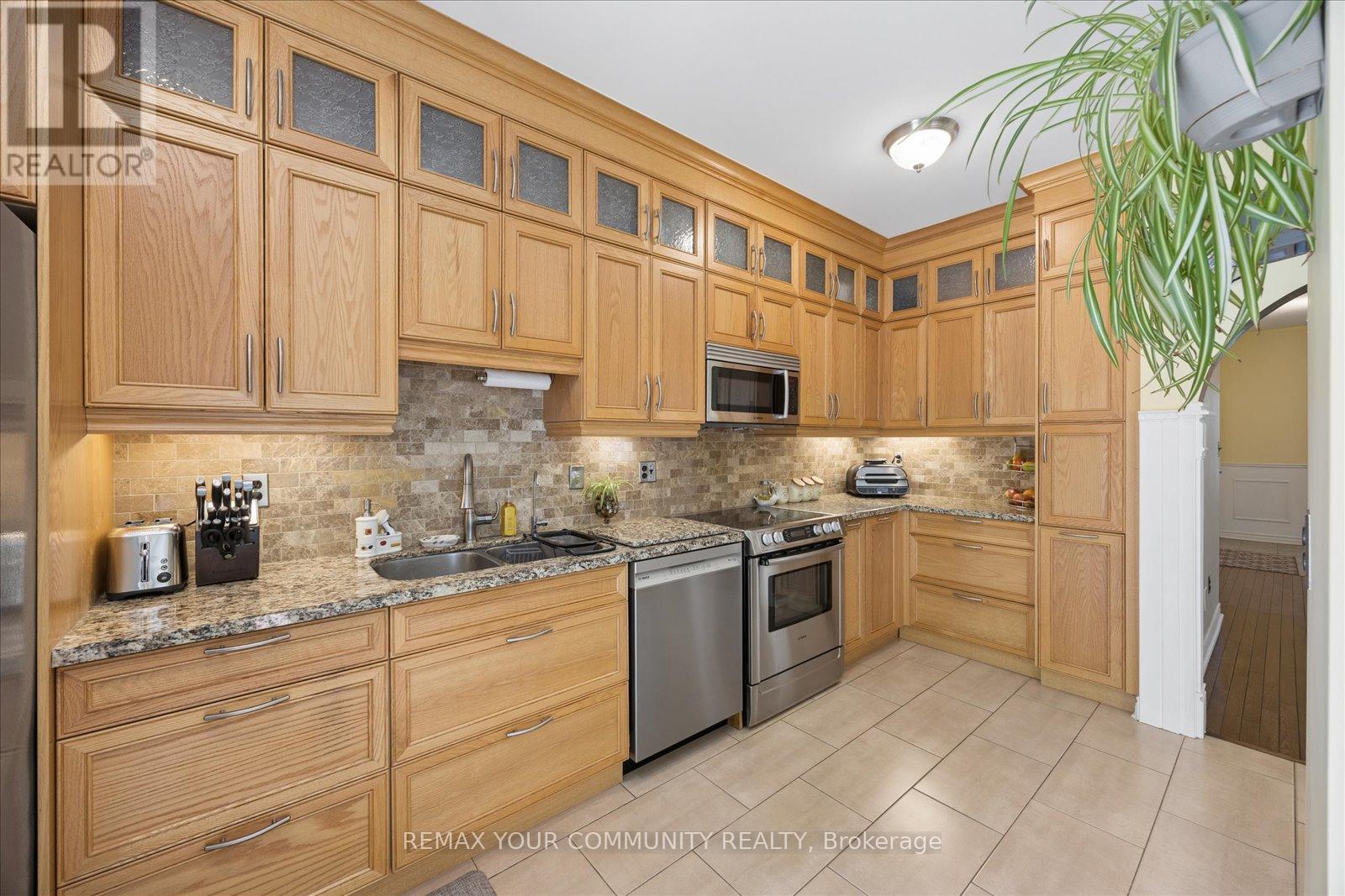 41 Old Colony Road, Richmond Hill, Ontario  L4E 3V2 - Photo 15 - N13679340