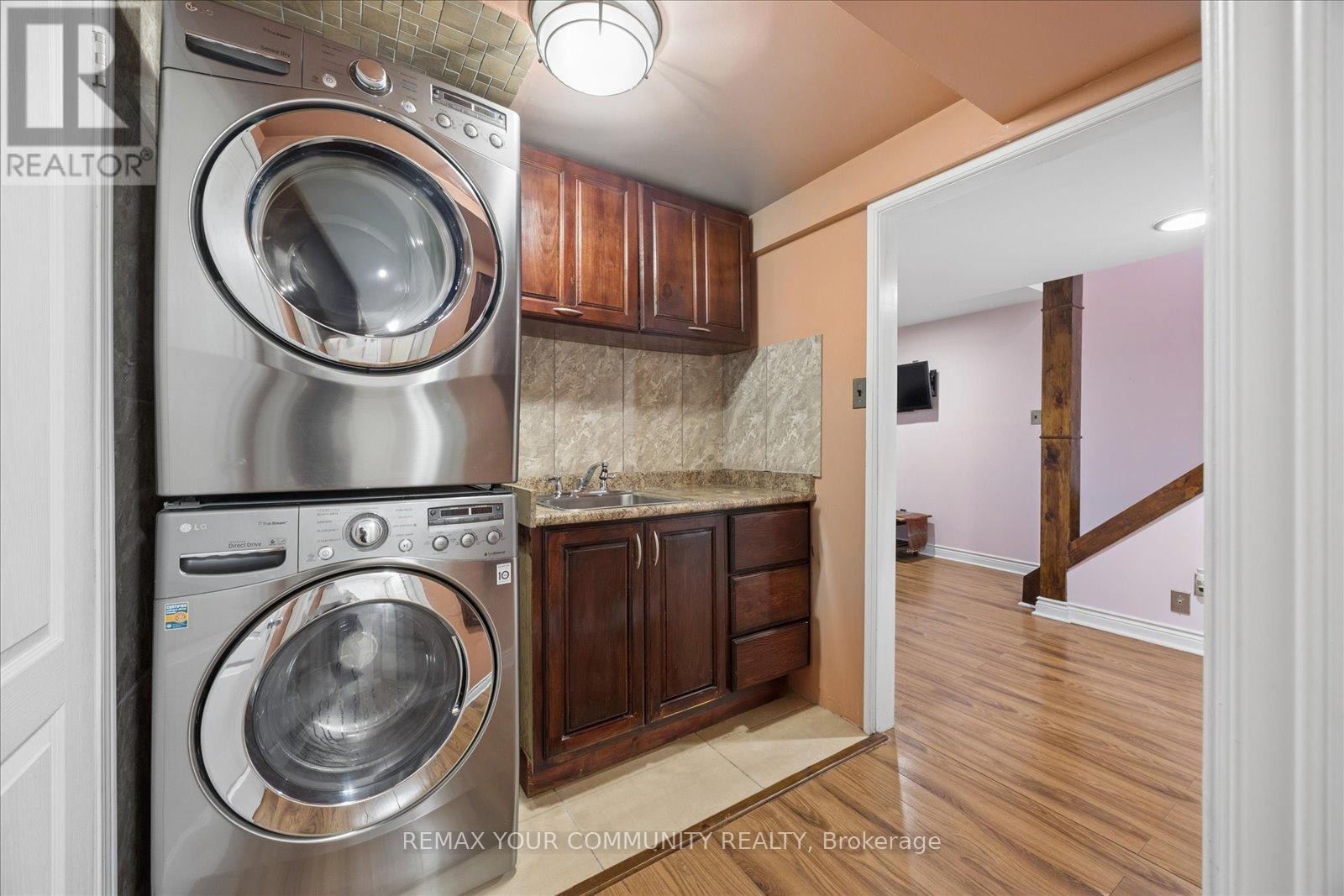 41 Old Colony Road, Richmond Hill, Ontario  L4E 3V2 - Photo 32 - N13679340