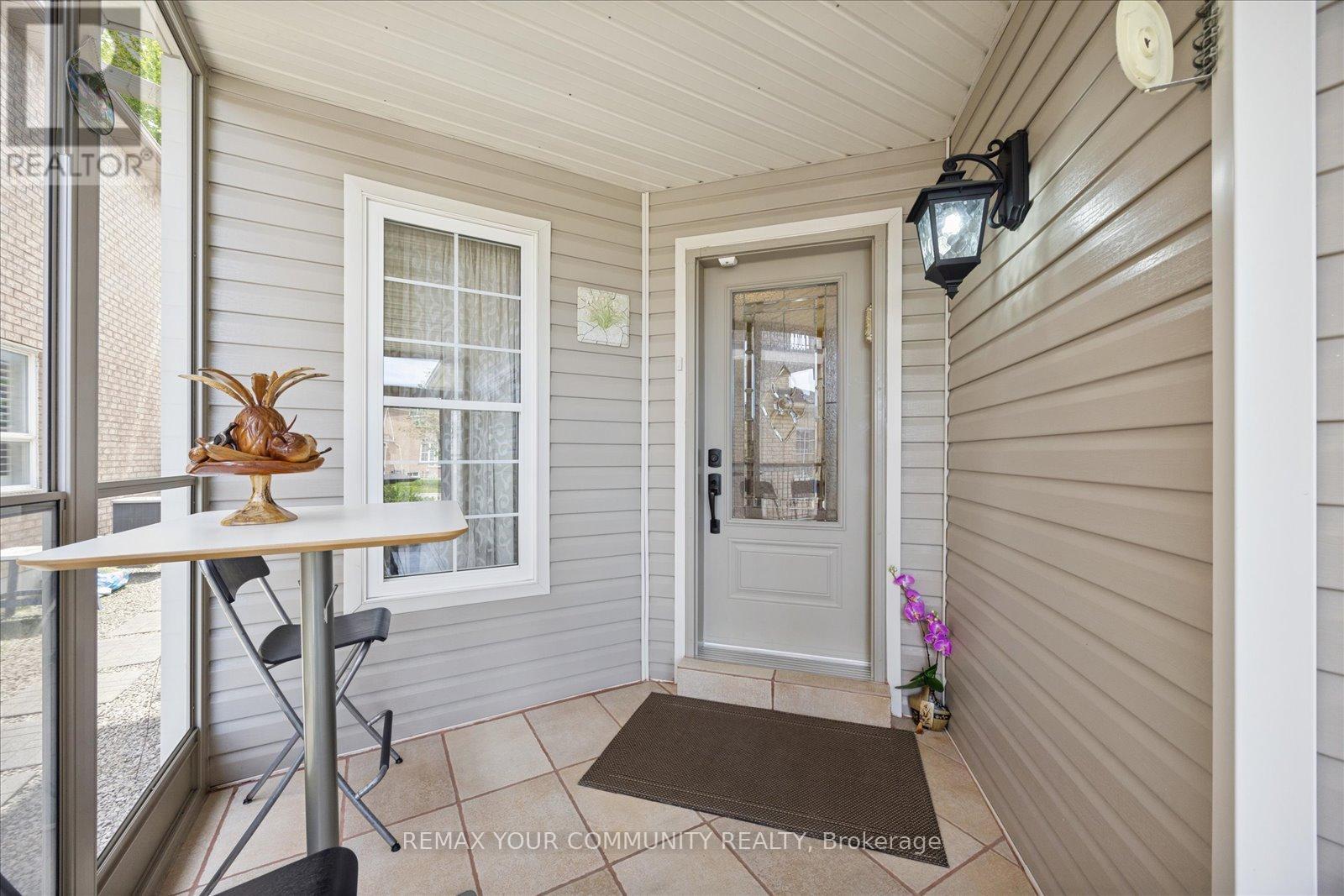 41 Old Colony Road, Richmond Hill, Ontario  L4E 3V2 - Photo 5 - N13679340