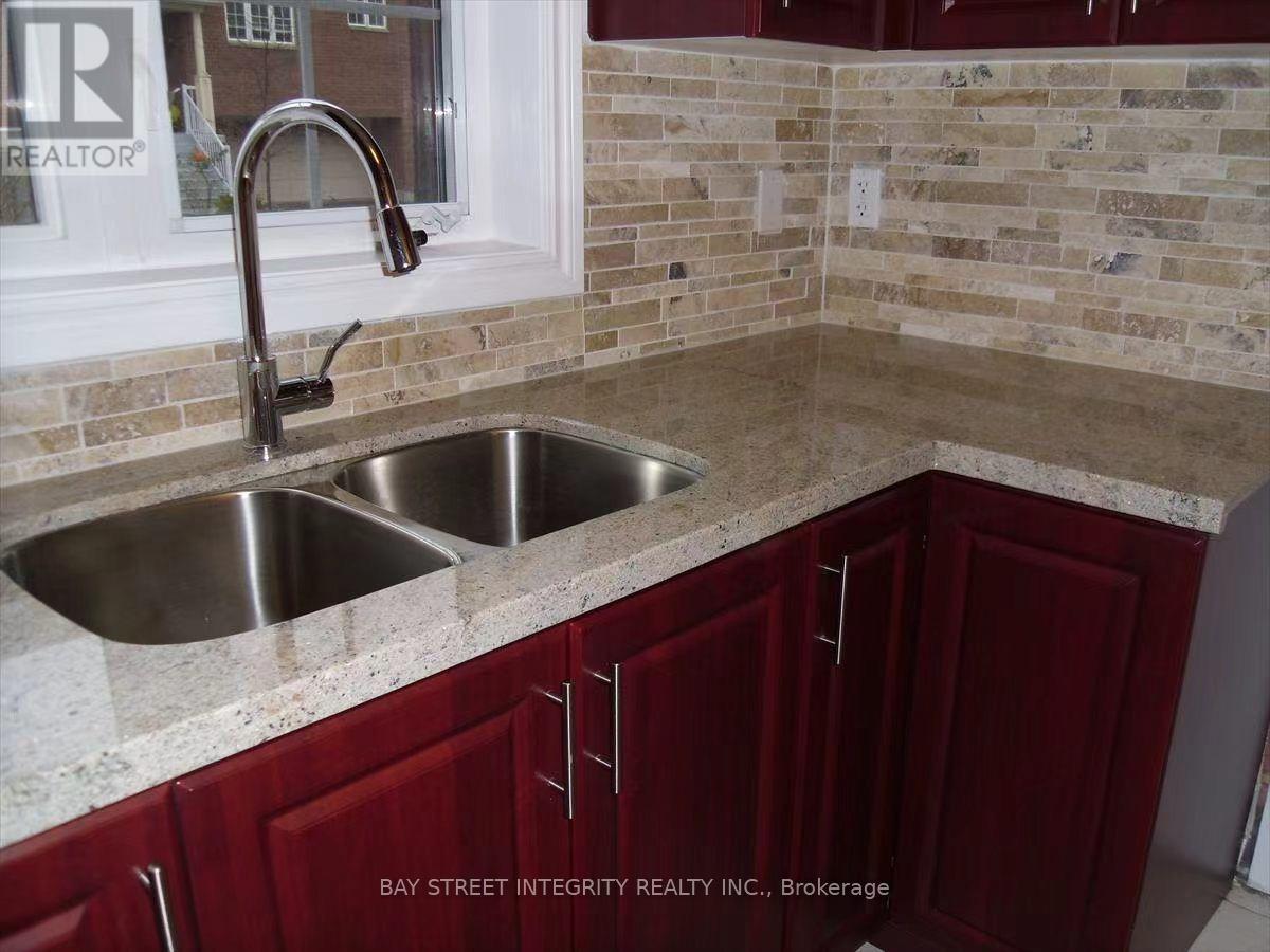 198 Dean Burton Lane, Newmarket, Ontario  L3X 3C4 - Photo 14 - N13679348