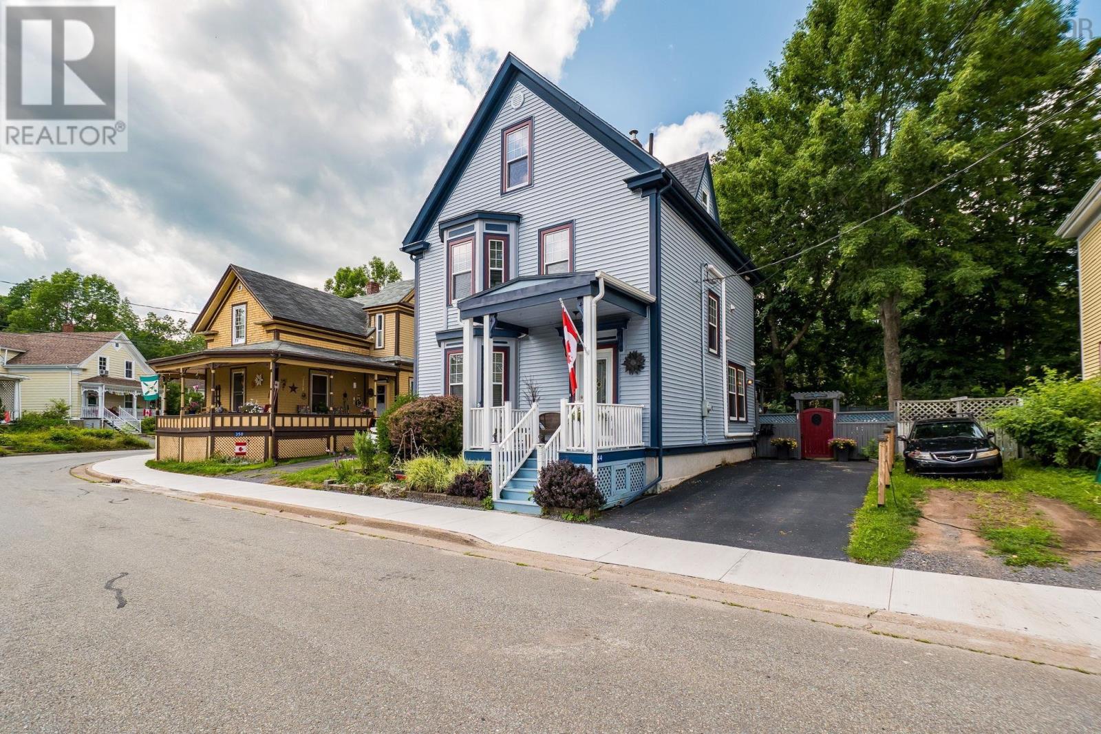 344 Gray Street, Windsor, Nova Scotia  B0N 2T0 - Photo 2 - 202620698