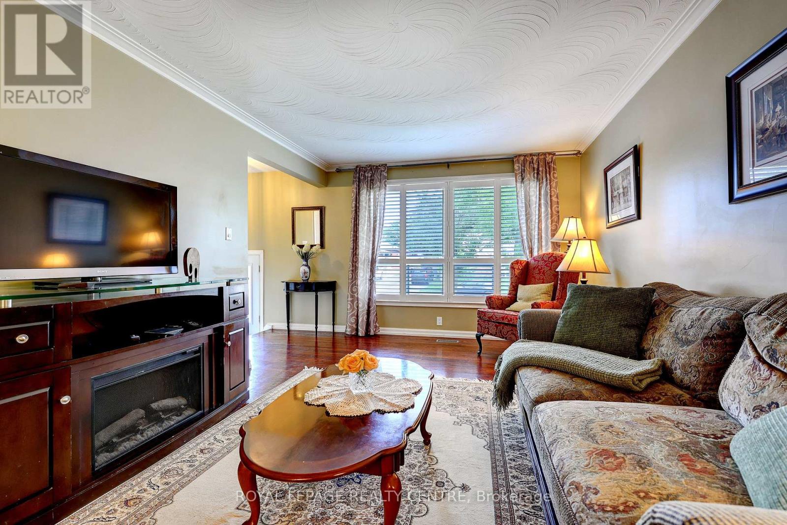 3388 Fellmore Drive, Mississauga, Ontario  L5C 2E2 - Photo 11 - W13679338