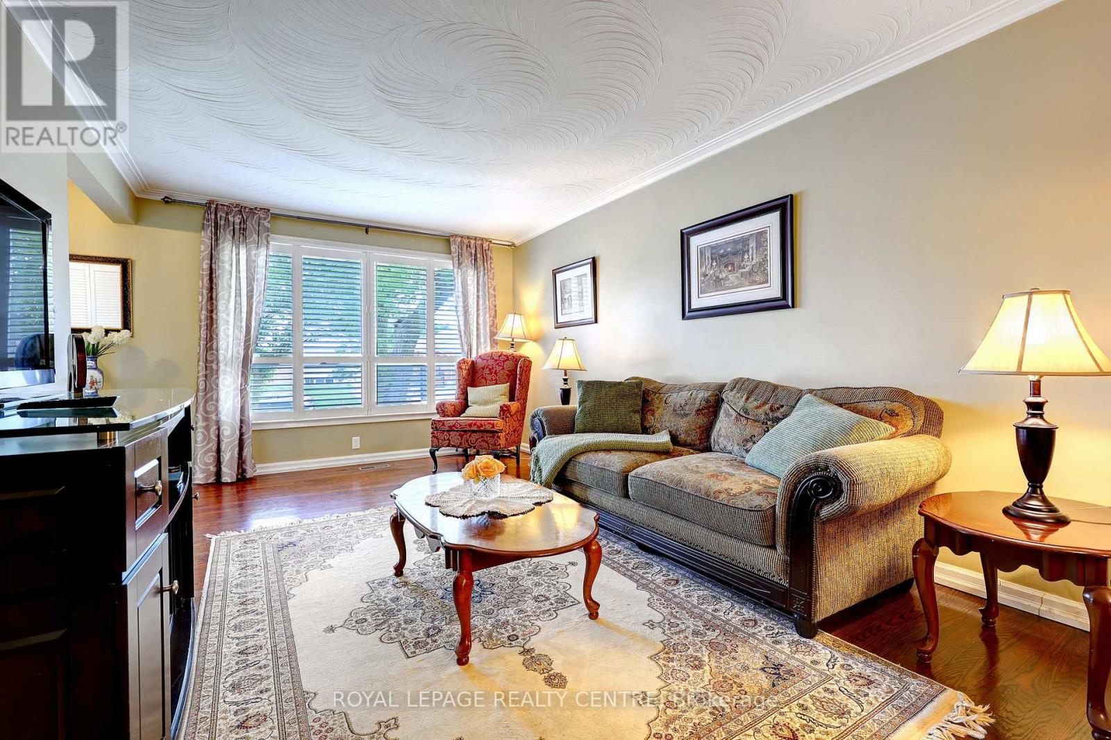 3388 Fellmore Drive, Mississauga, Ontario  L5C 2E2 - Photo 13 - W13679338