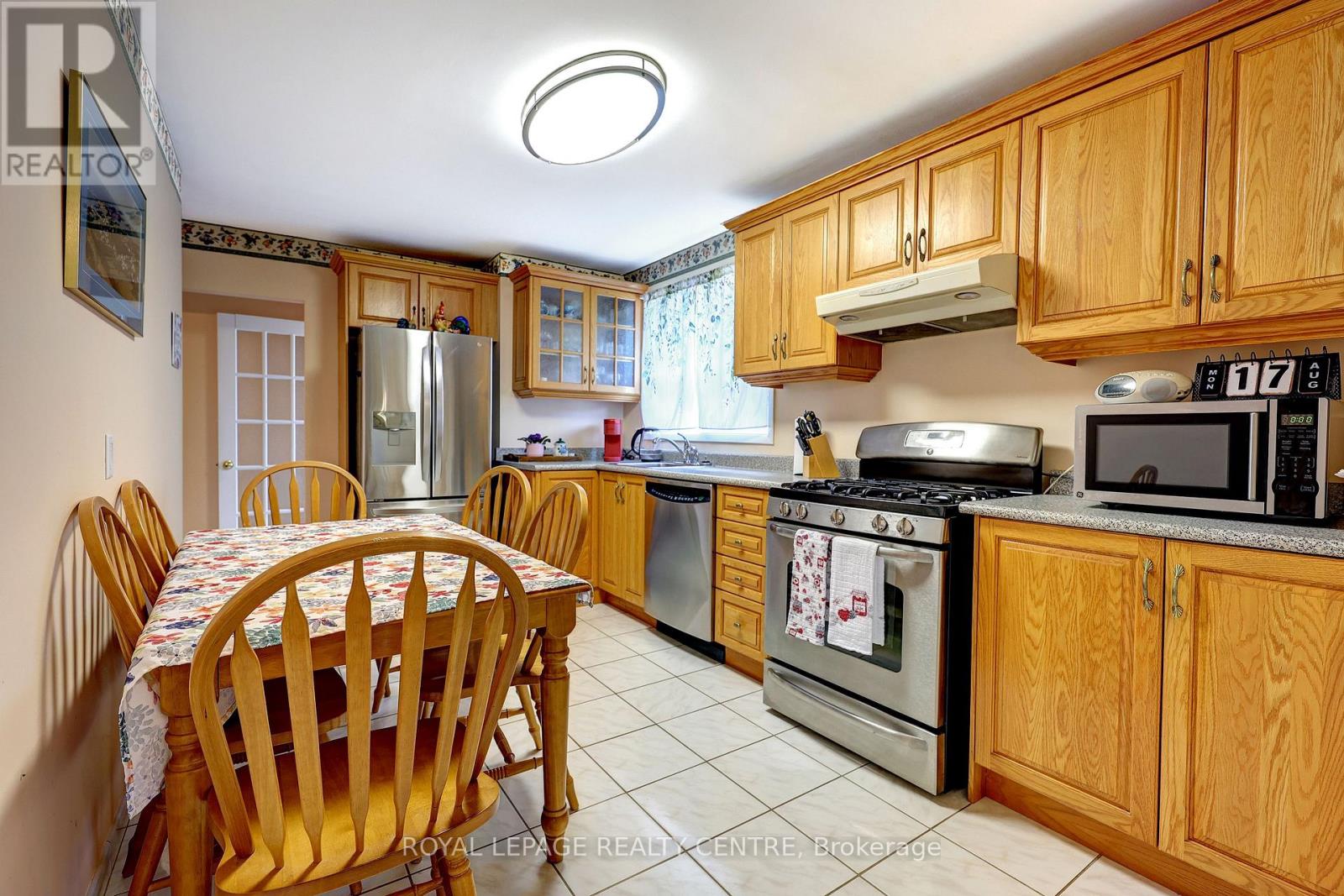 3388 Fellmore Drive, Mississauga, Ontario  L5C 2E2 - Photo 15 - W13679338