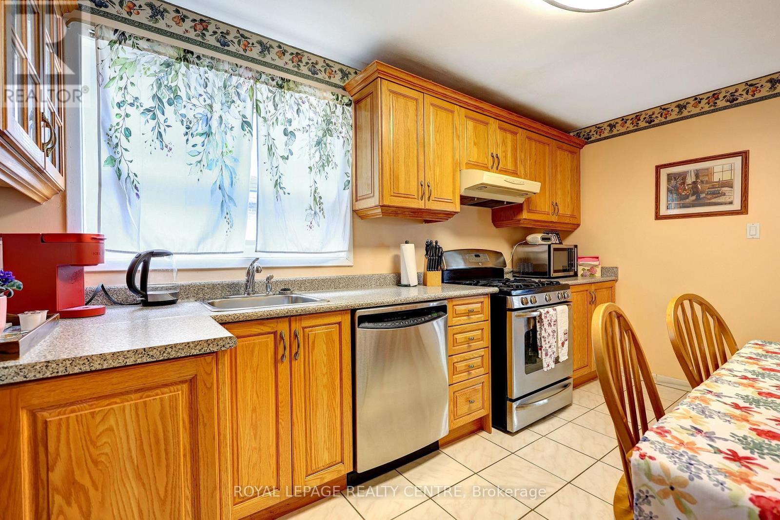 3388 Fellmore Drive, Mississauga, Ontario  L5C 2E2 - Photo 17 - W13679338