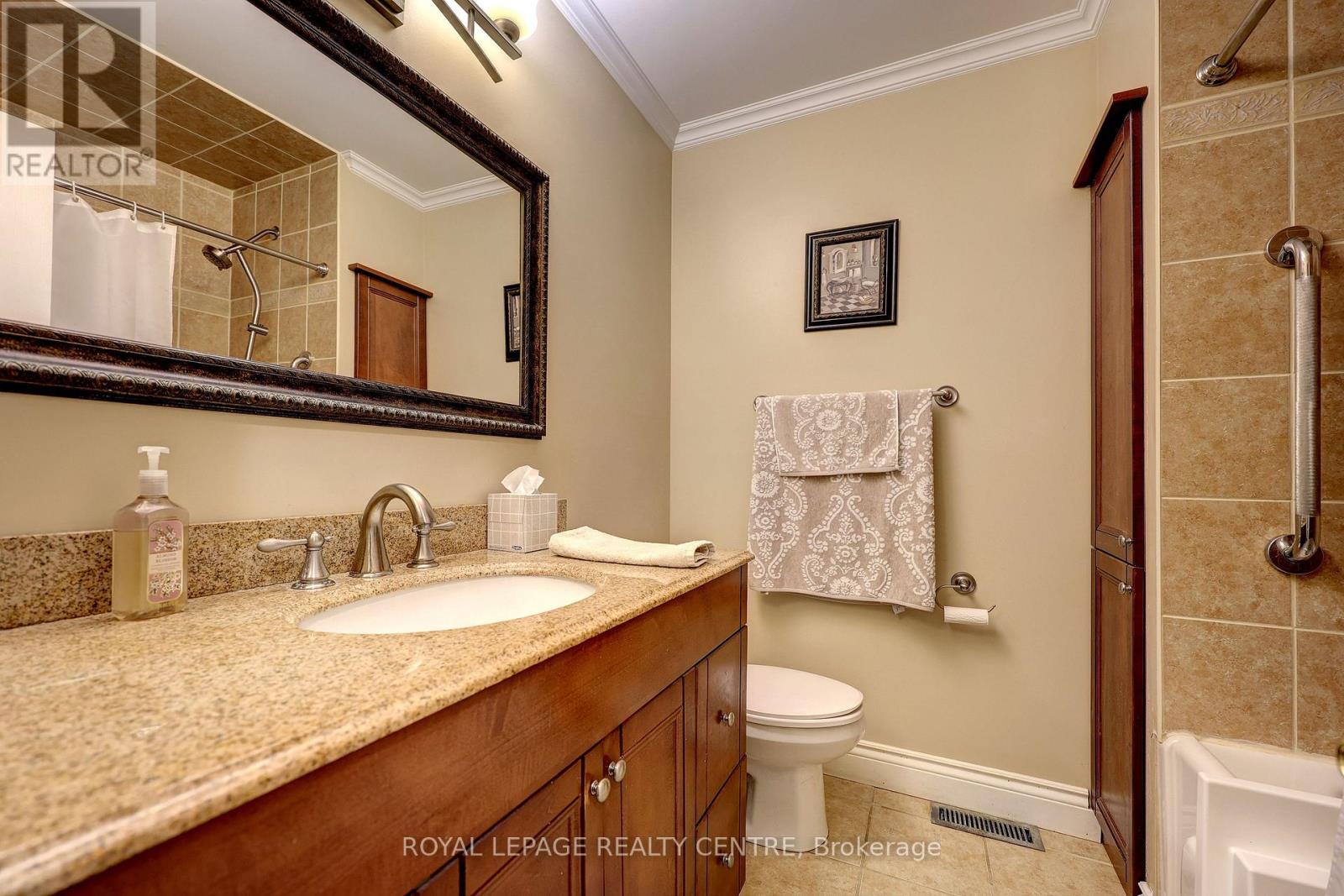 3388 Fellmore Drive, Mississauga, Ontario  L5C 2E2 - Photo 20 - W13679338