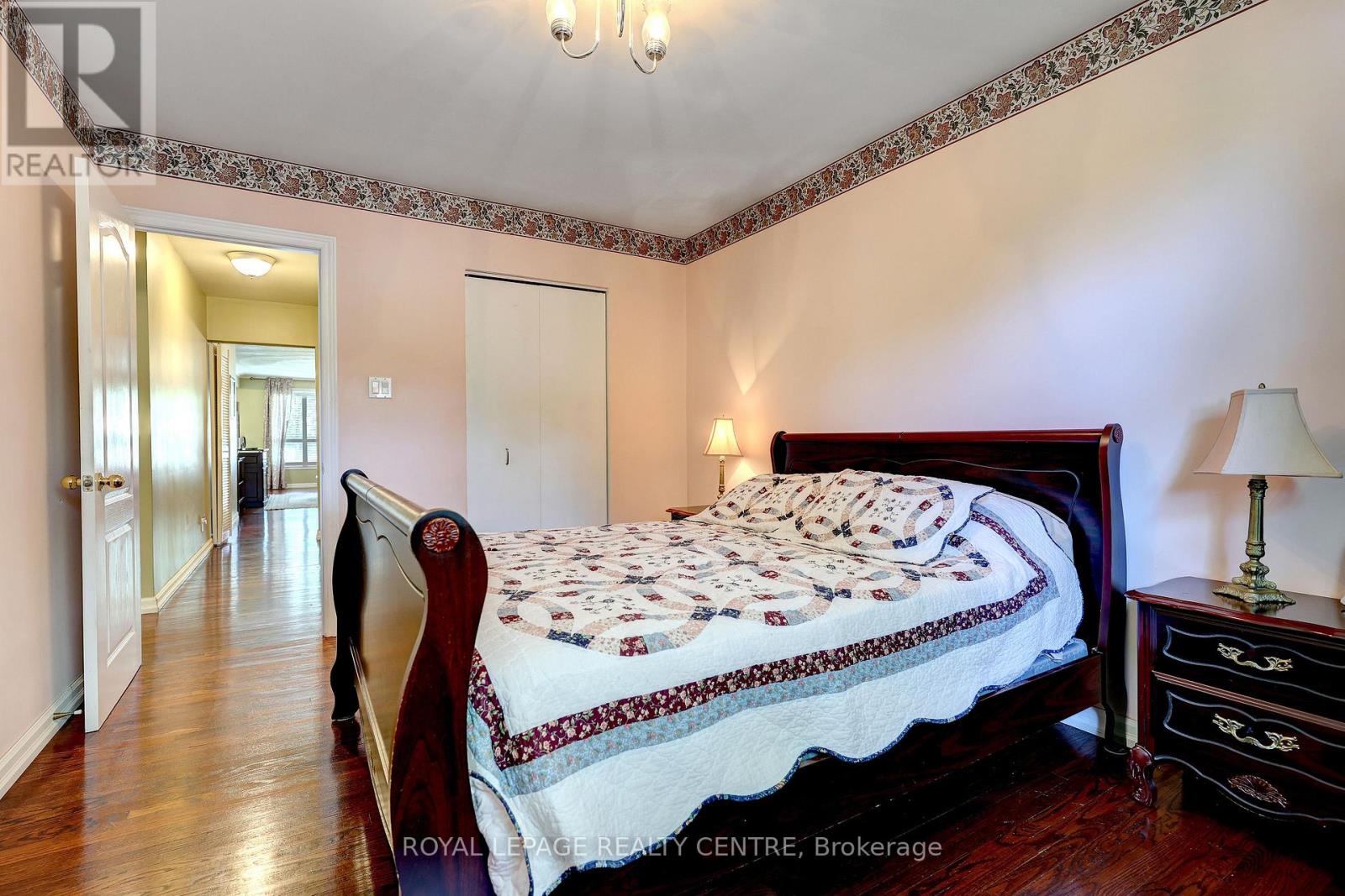 3388 Fellmore Drive, Mississauga, Ontario  L5C 2E2 - Photo 23 - W13679338