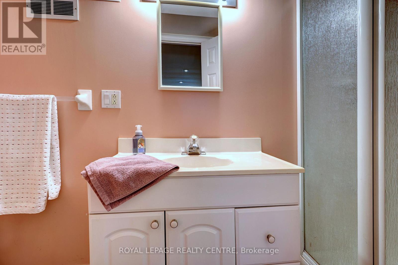 3388 Fellmore Drive, Mississauga, Ontario  L5C 2E2 - Photo 32 - W13679338