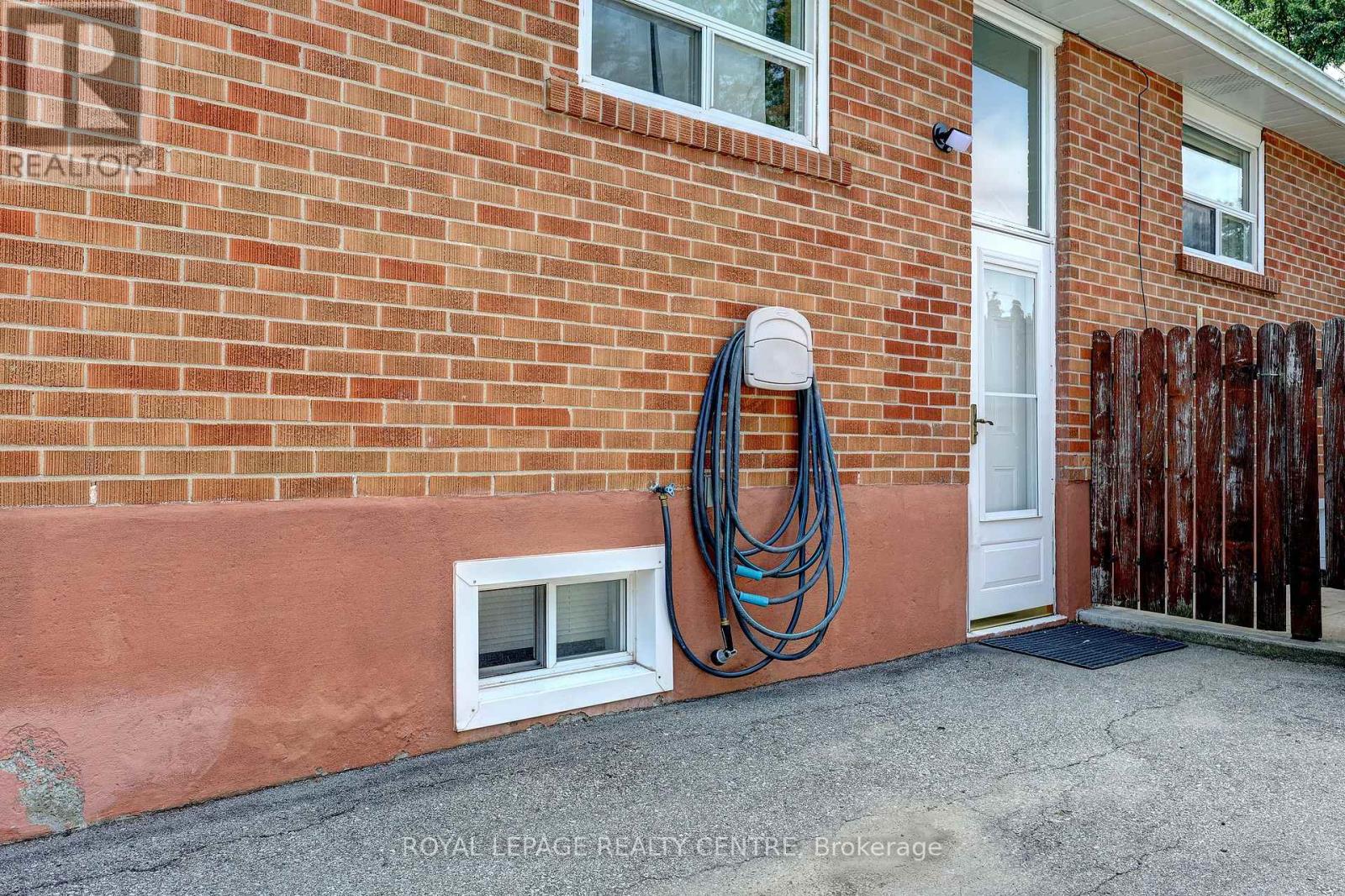 3388 Fellmore Drive, Mississauga, Ontario  L5C 2E2 - Photo 40 - W13679338