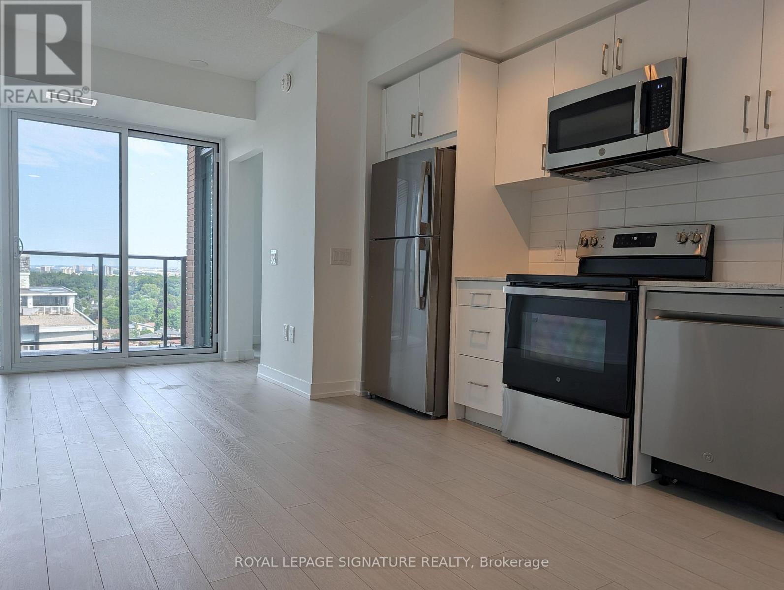 1320 - 4010 Eglinton Avenue, Toronto, Ontario  M9A 4M2 - Photo 3 - W13679354