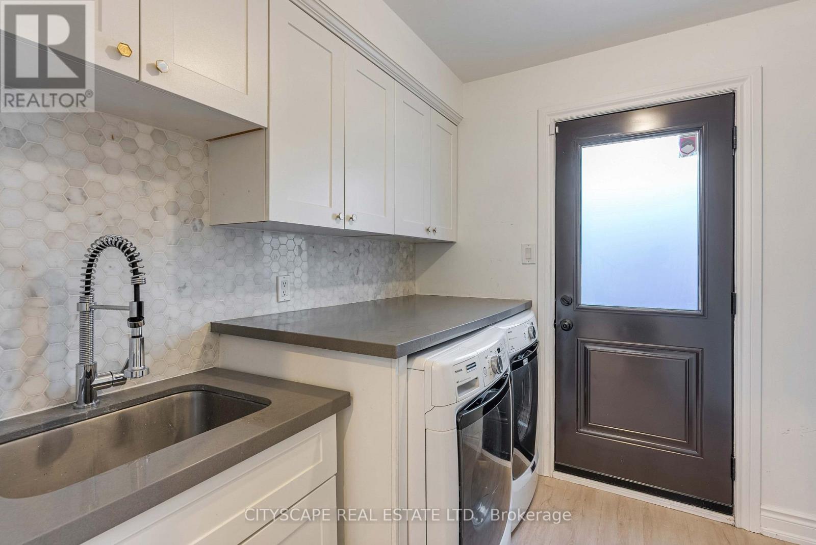 4582 Badminton Drive, Mississauga, Ontario  L5M 3H6 - Photo 10 - W13679362