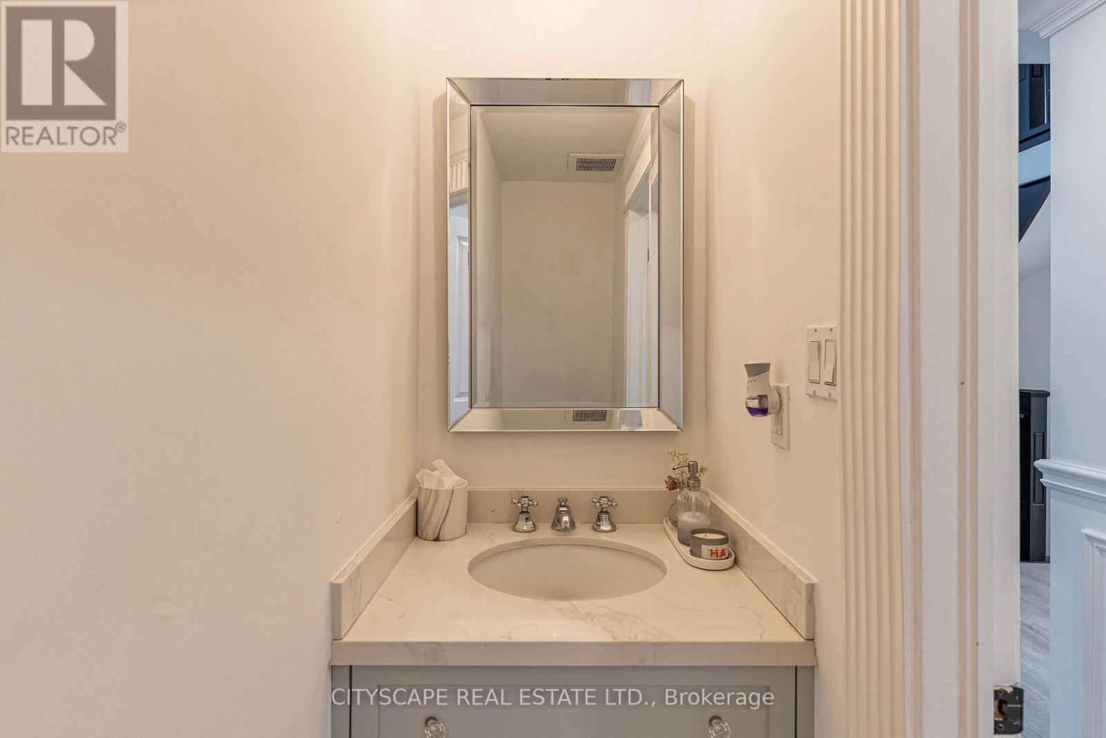 4582 Badminton Drive, Mississauga, Ontario  L5M 3H6 - Photo 25 - W13679362