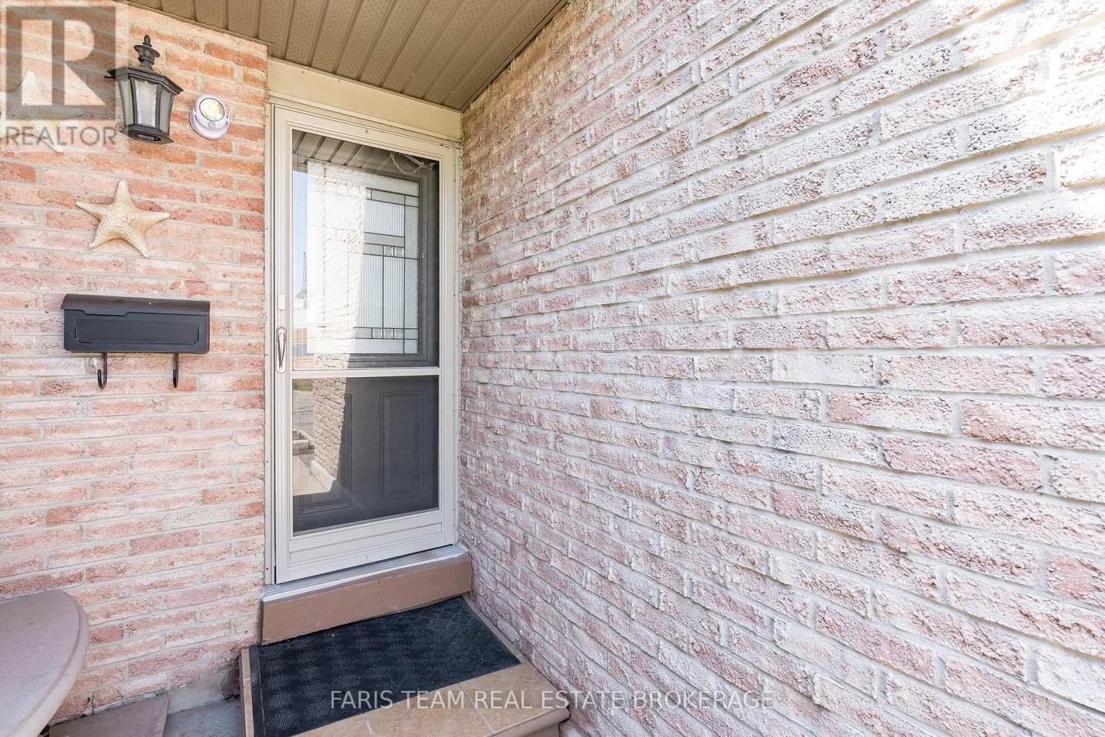 18 - 2075 Asta Drive, Mississauga, Ontario  L5A 2T5 - Photo 4 - W13679372