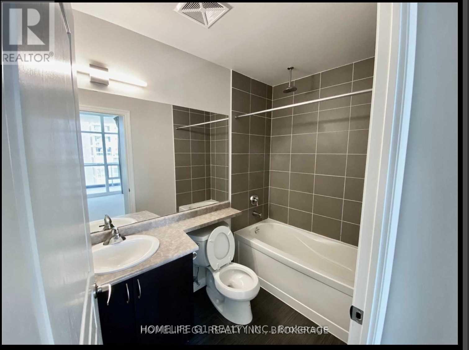 223 Webb Drive, Mississauga, Ontario  L5B 0E8 - Photo 6 - W13679384
