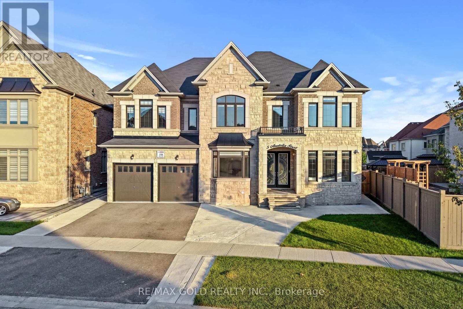 5 ANATOLIA STREET, Brampton, Ontario
