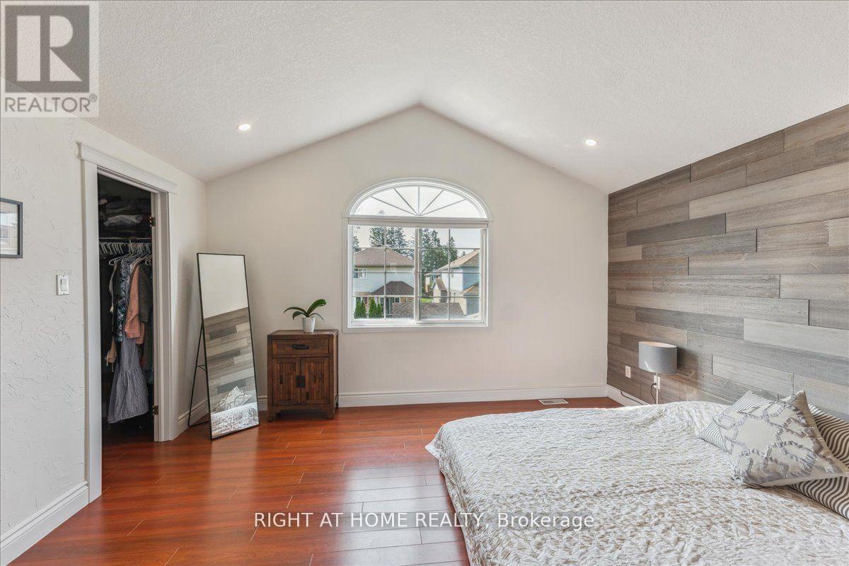 223 Grey Fox Drive, Kitchener, Ontario  N2E 3N7 - Photo 11 - X13679396