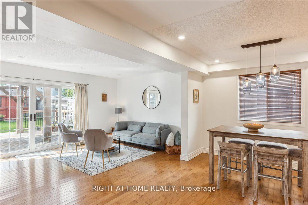 223 Grey Fox Drive, Kitchener, Ontario  N2E 3N7 - Photo 5 - X13679396