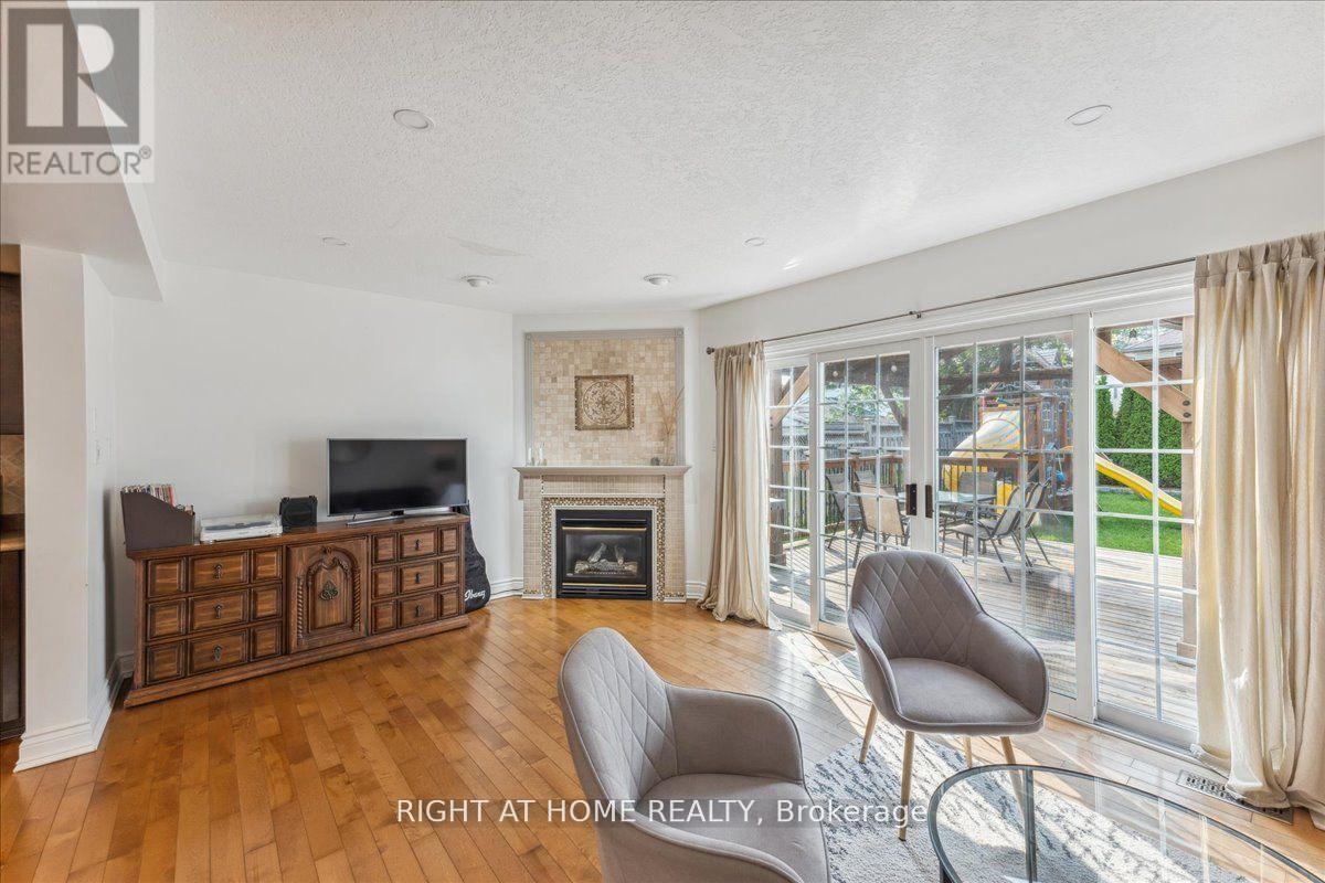 223 Grey Fox Drive, Kitchener, Ontario  N2E 3N7 - Photo 7 - X13679396