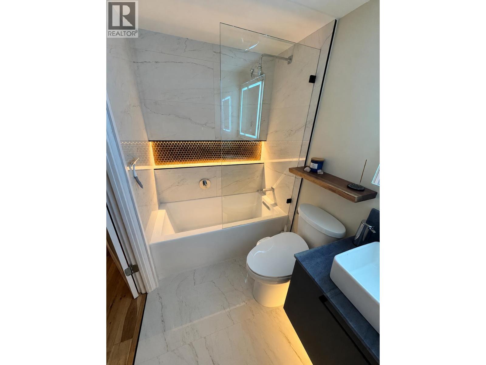 303 441 E 3rd Street, North Vancouver, British Columbia  V7L 1G3 - Photo 8 - R3155894