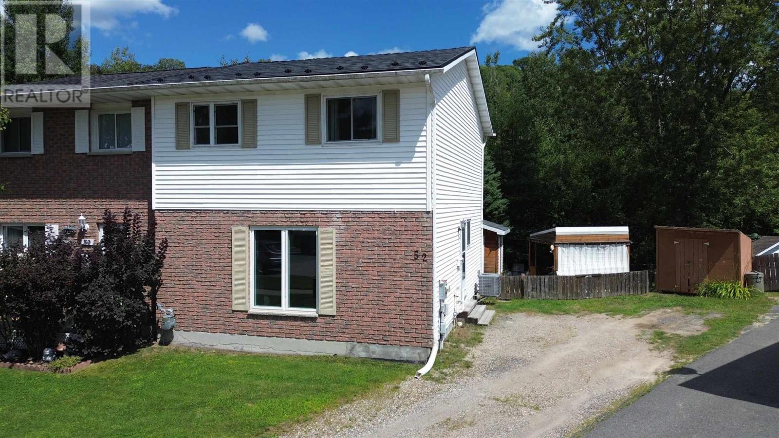 52 Lachance Pl, Elliot Lake, Ontario  P5A 3B8 - Photo 2 - SM262195