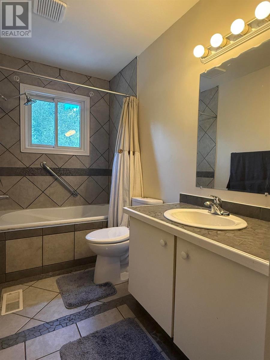 52 Lachance Pl, Elliot Lake, Ontario  P5A 3B8 - Photo 22 - SM262195