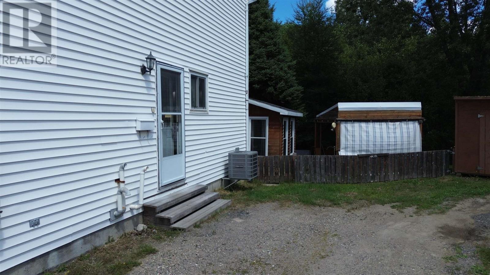 52 Lachance Pl, Elliot Lake, Ontario  P5A 3B8 - Photo 4 - SM262195