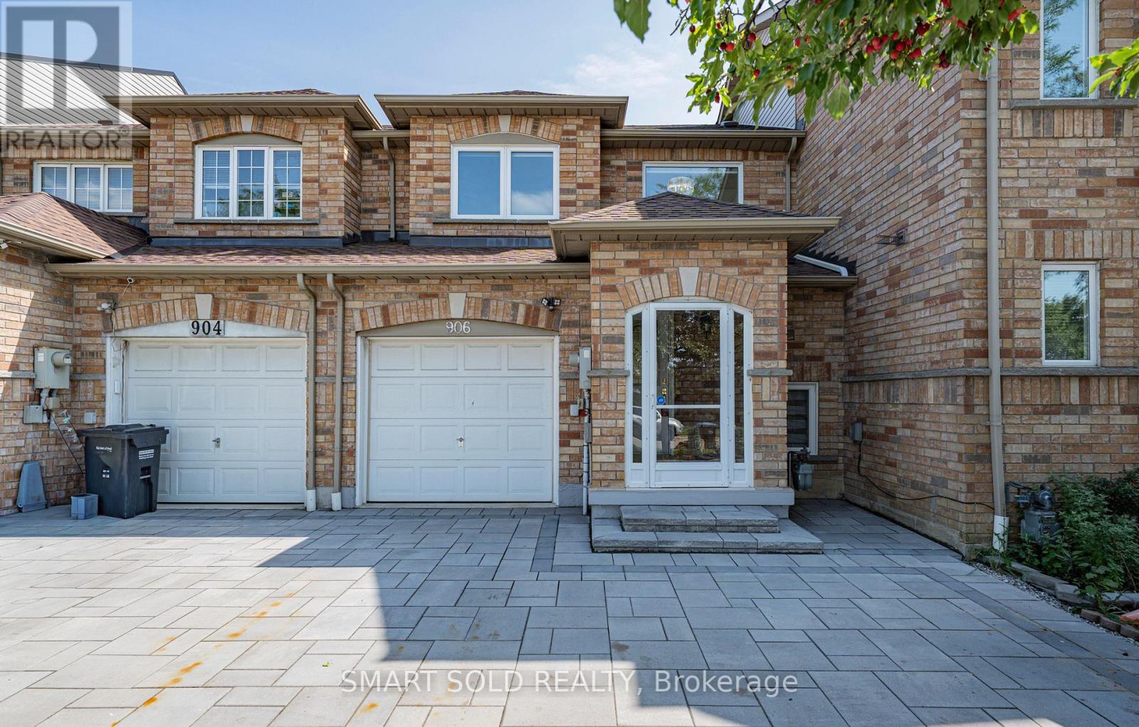906 Delgado Drive, Mississauga, Ontario  L5V 2S4 - Photo 2 - W13674622