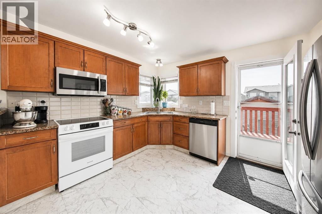 138 Lanterman Close, Red Deer, Alberta  T4R 3N8 - Photo 9 - A2332862