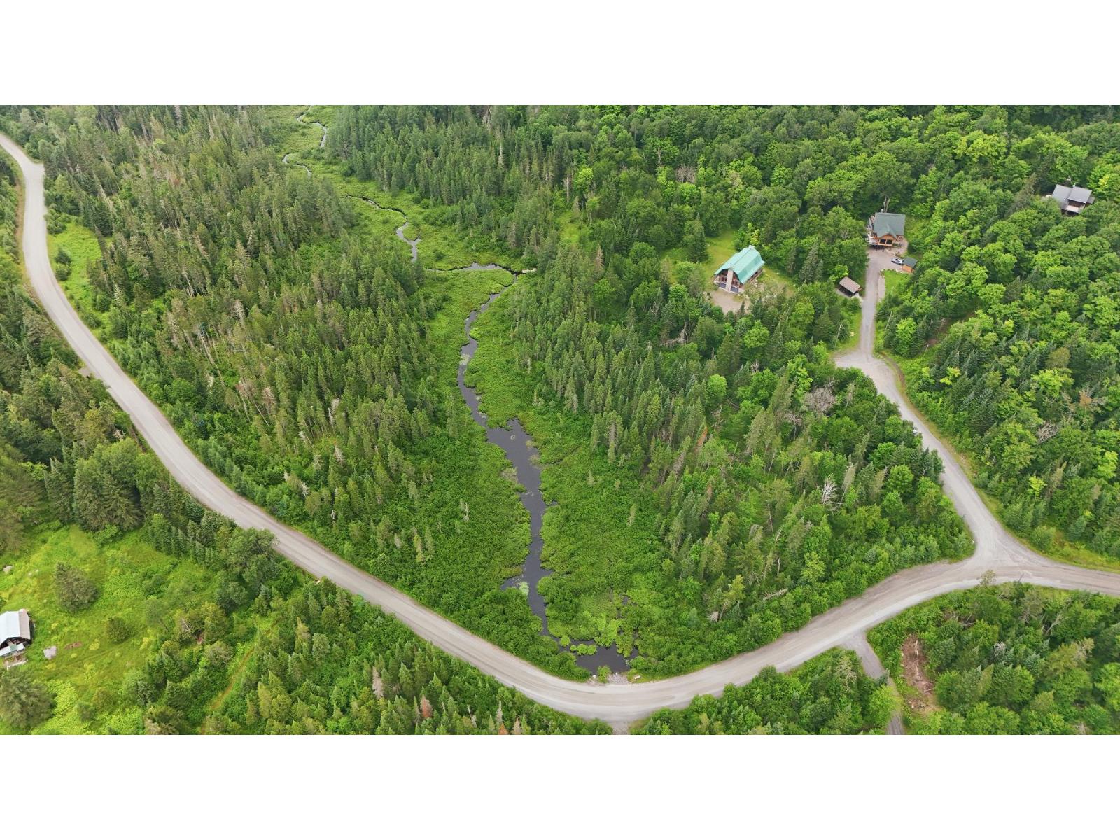 Ch. des Lilas Lac-Supérieur Quebec Canada J0T1P0 4