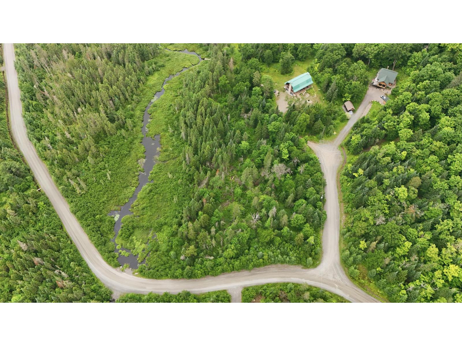 Ch. des Lilas Lac-Supérieur Quebec Canada J0T1P0 3